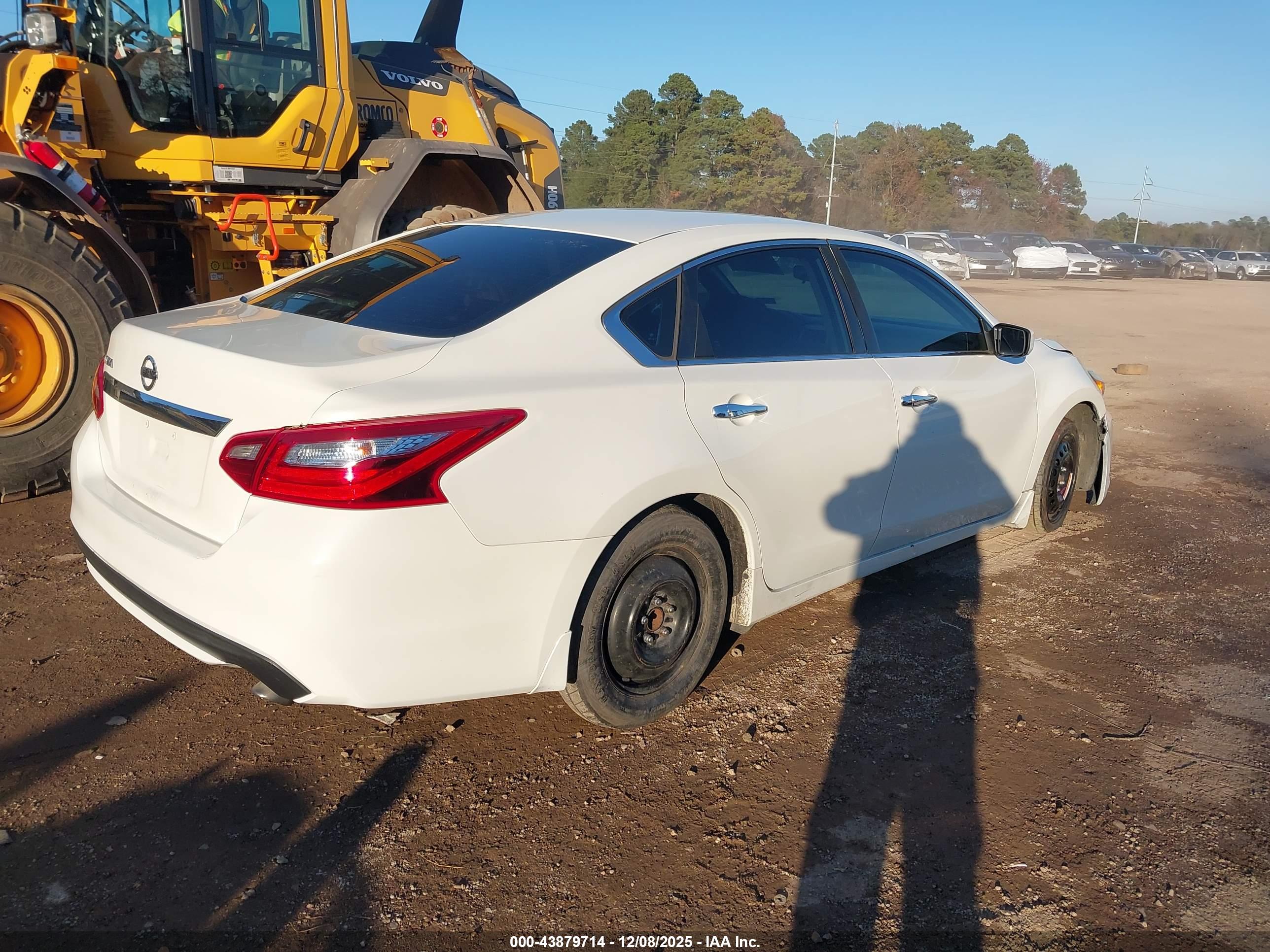 NISSAN ALTIMA image 4