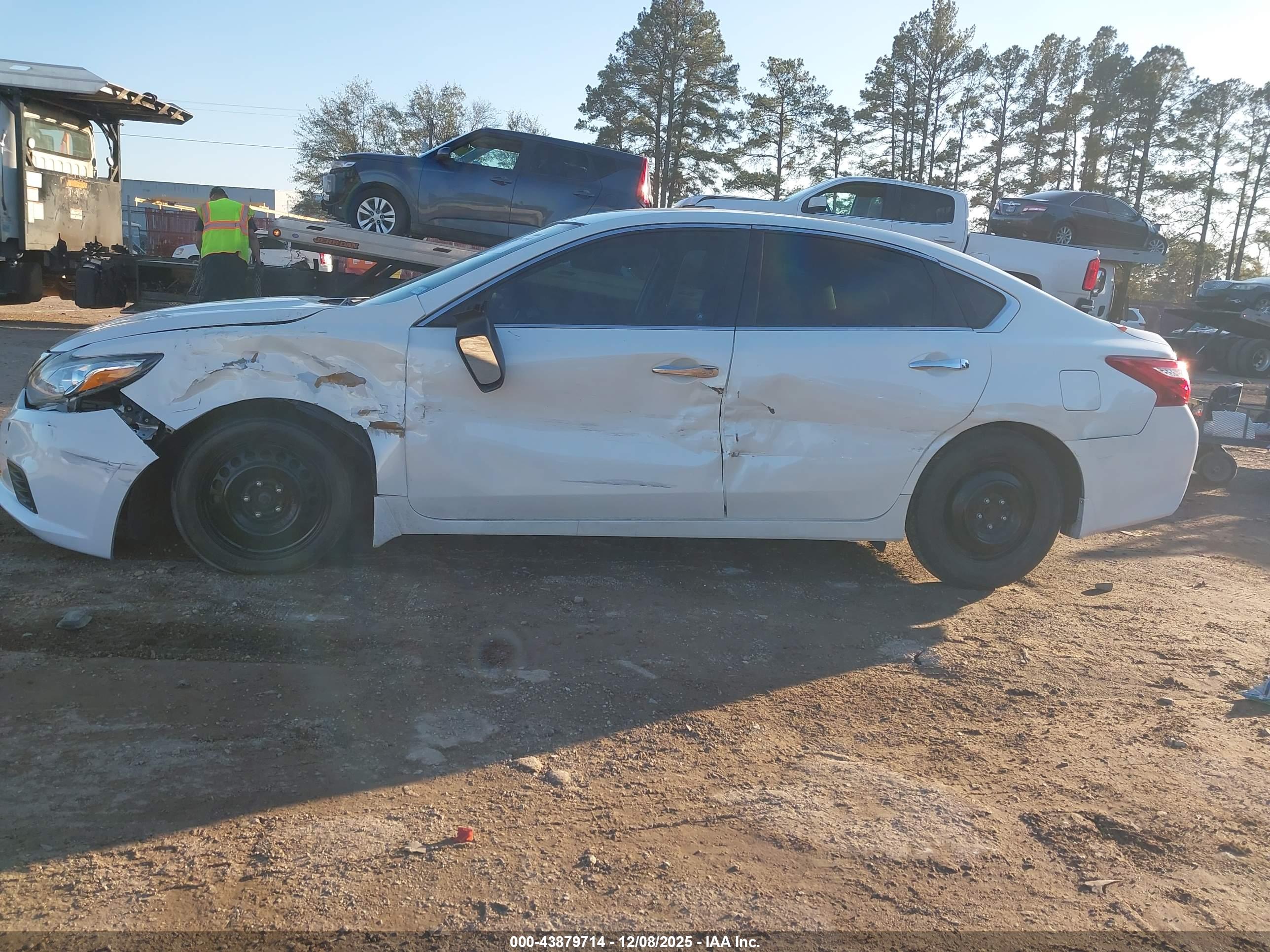 NISSAN ALTIMA image 6