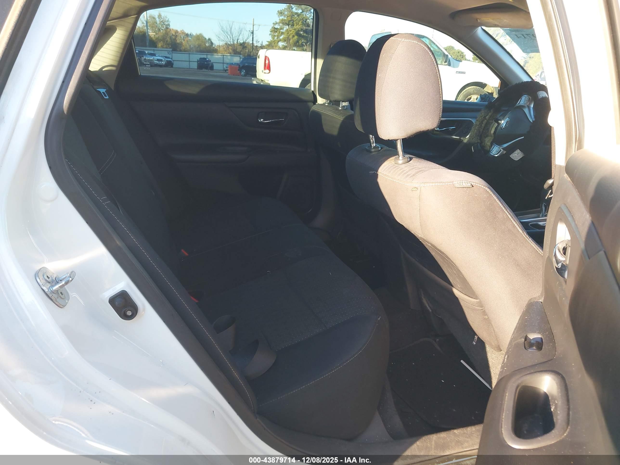 NISSAN ALTIMA image 8