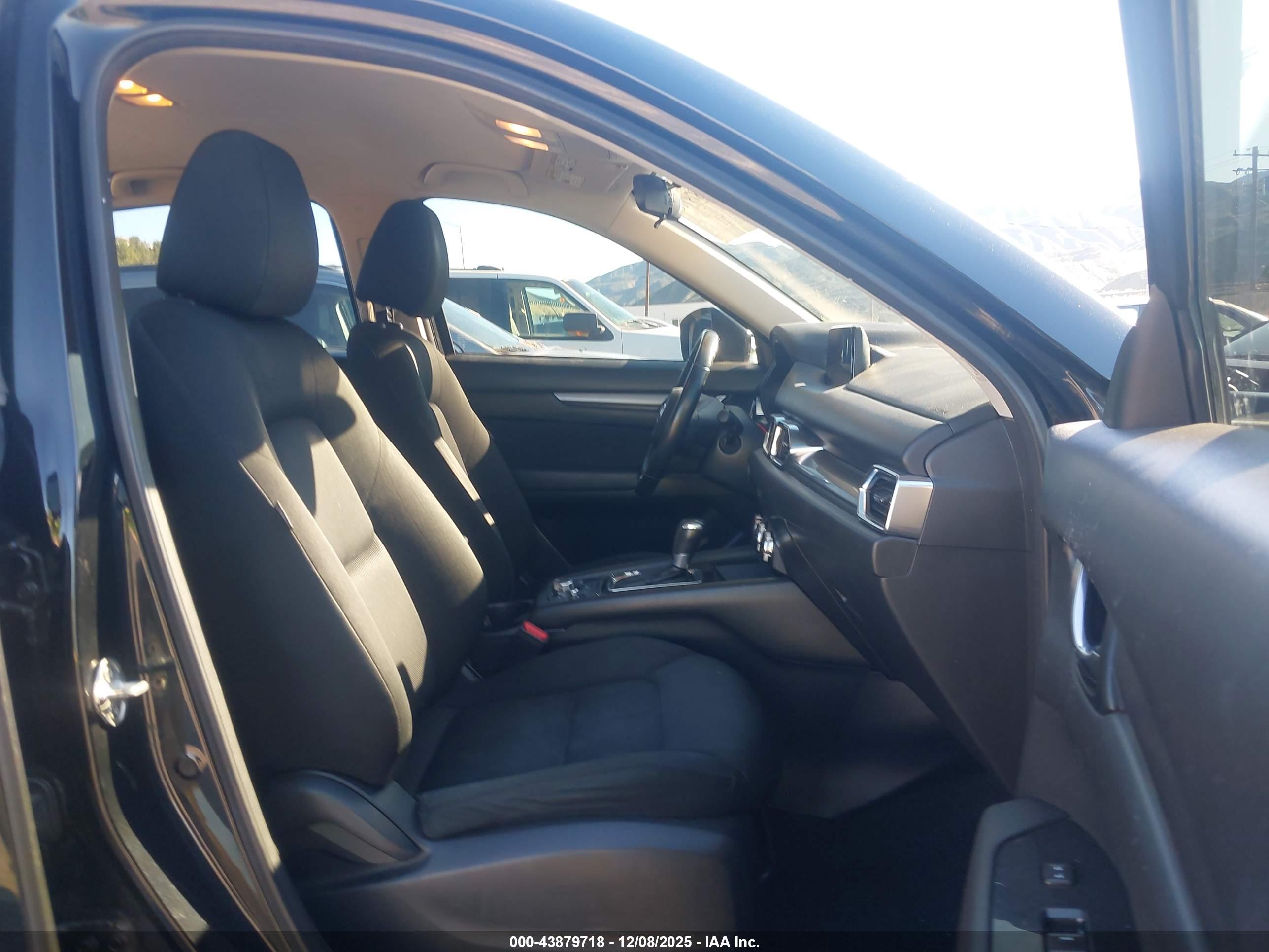 MAZDA CX-5 image 5