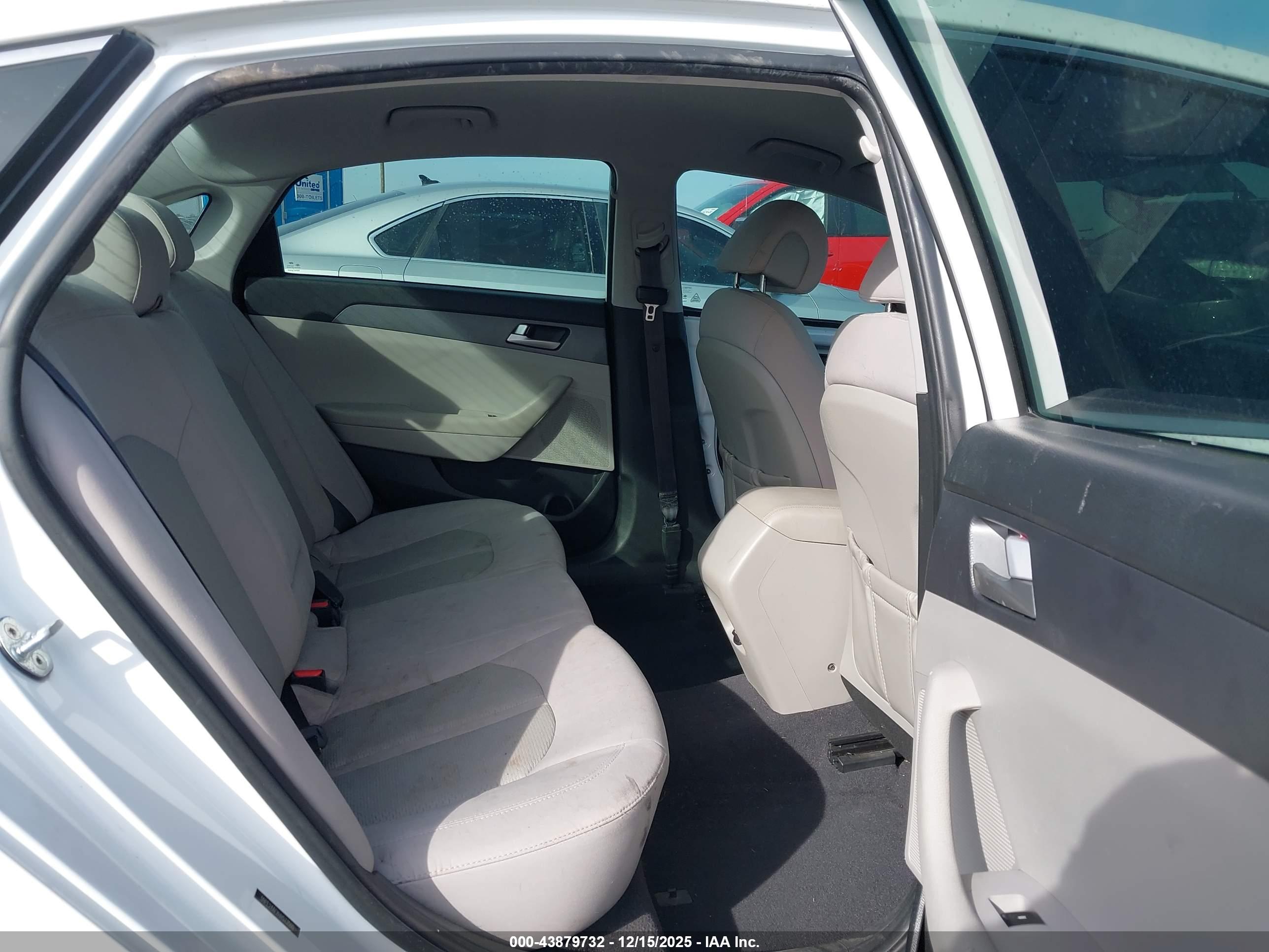 HYUNDAI SONATA image 8
