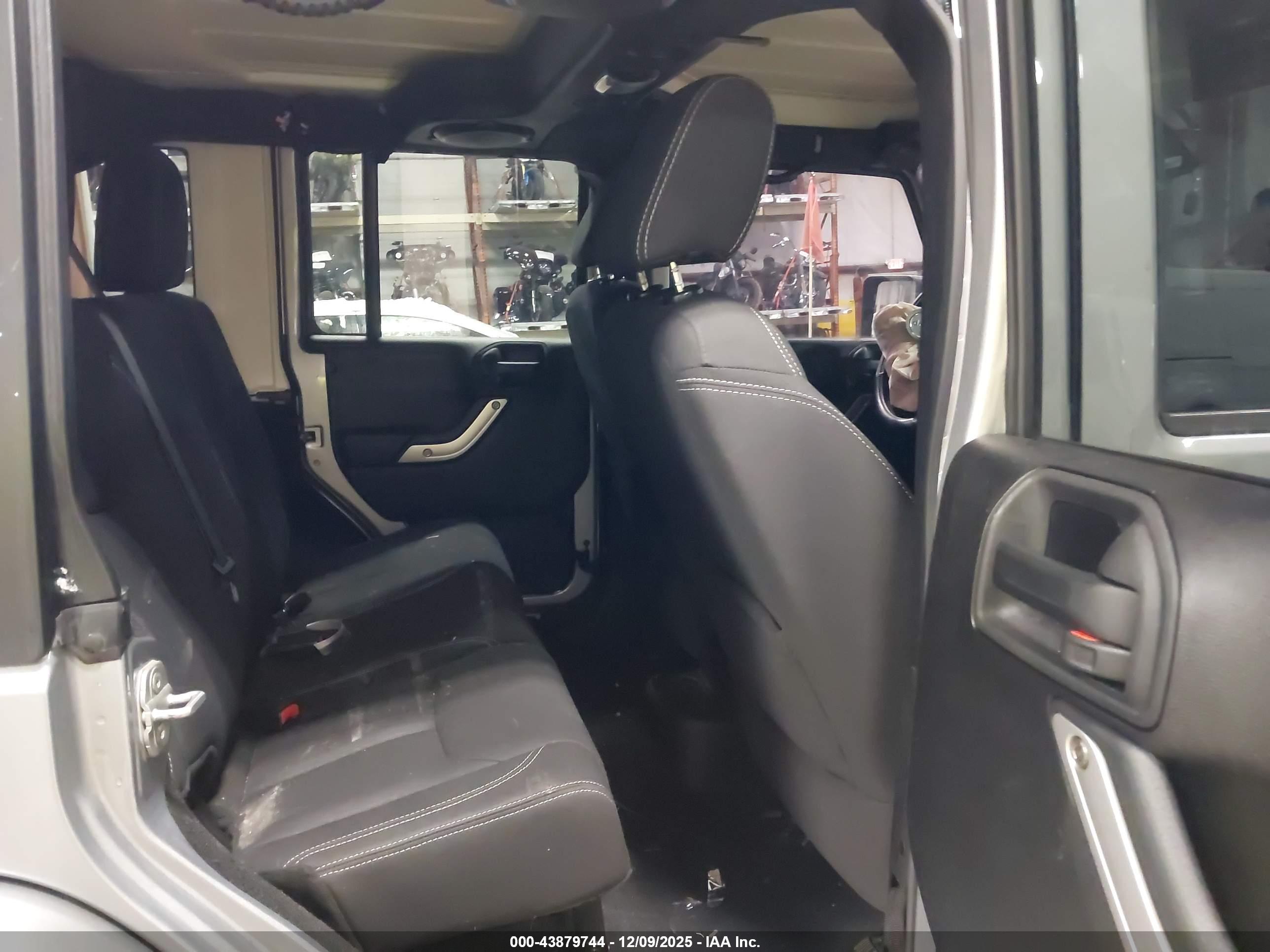 JEEP WRANGLER image 8