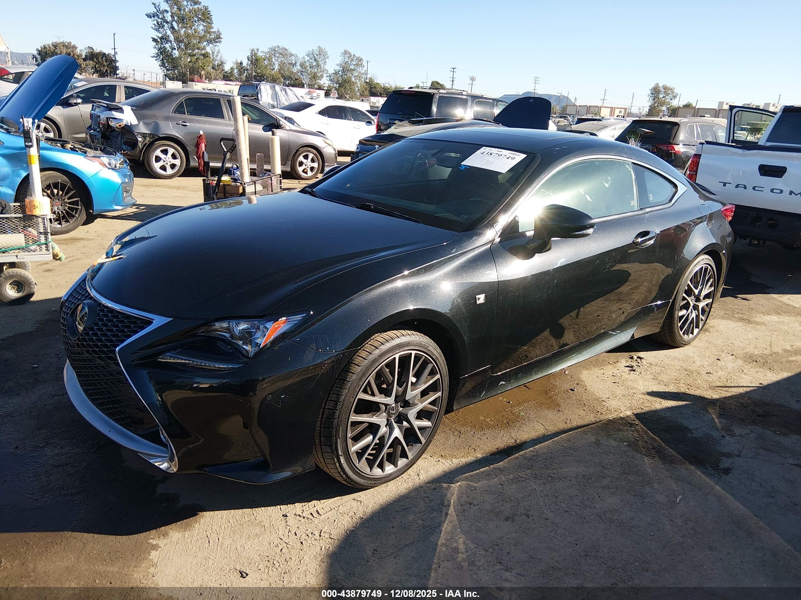 LEXUS RC image 2