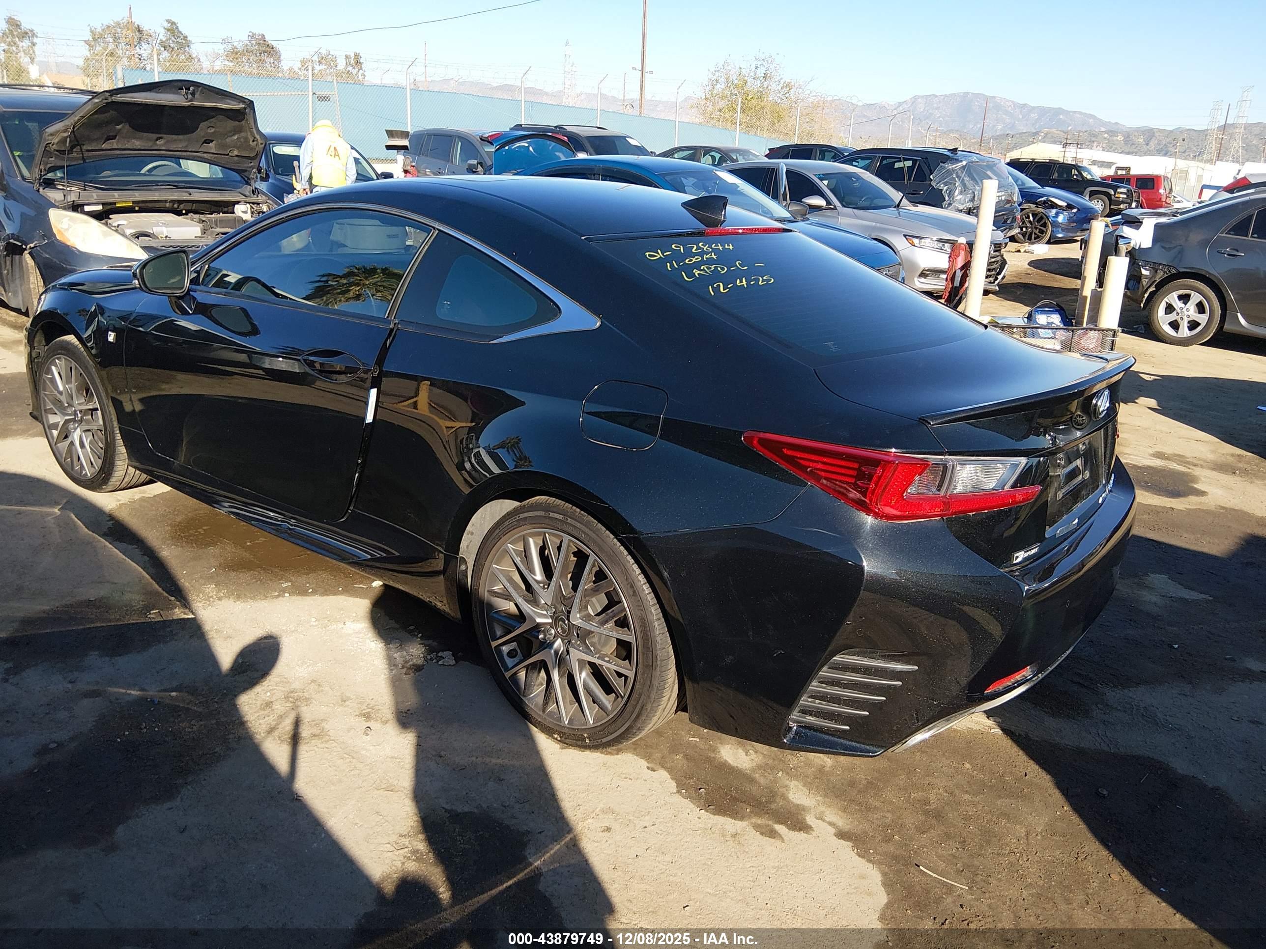 LEXUS RC image 3