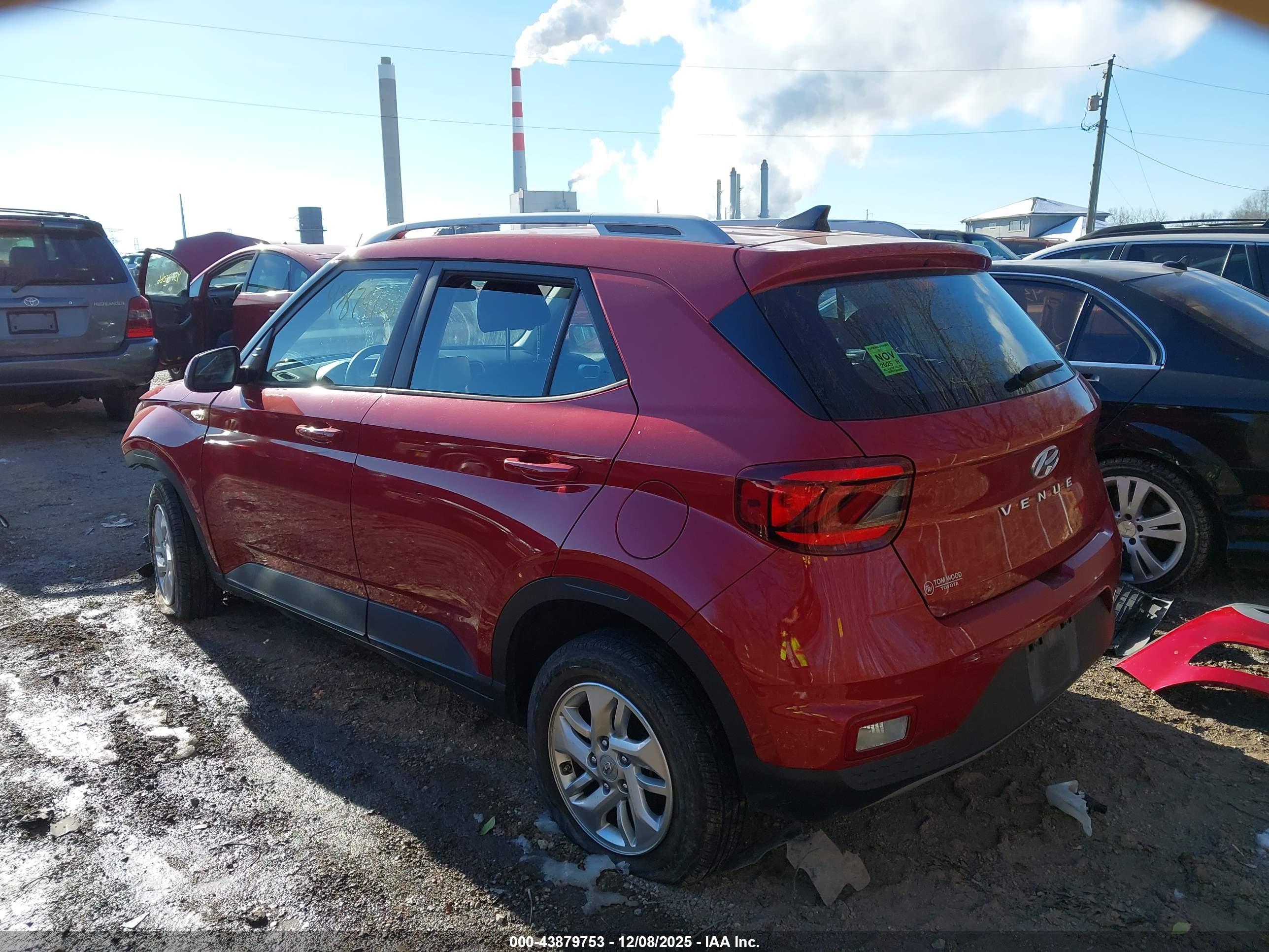 HYUNDAI VENUE image 3