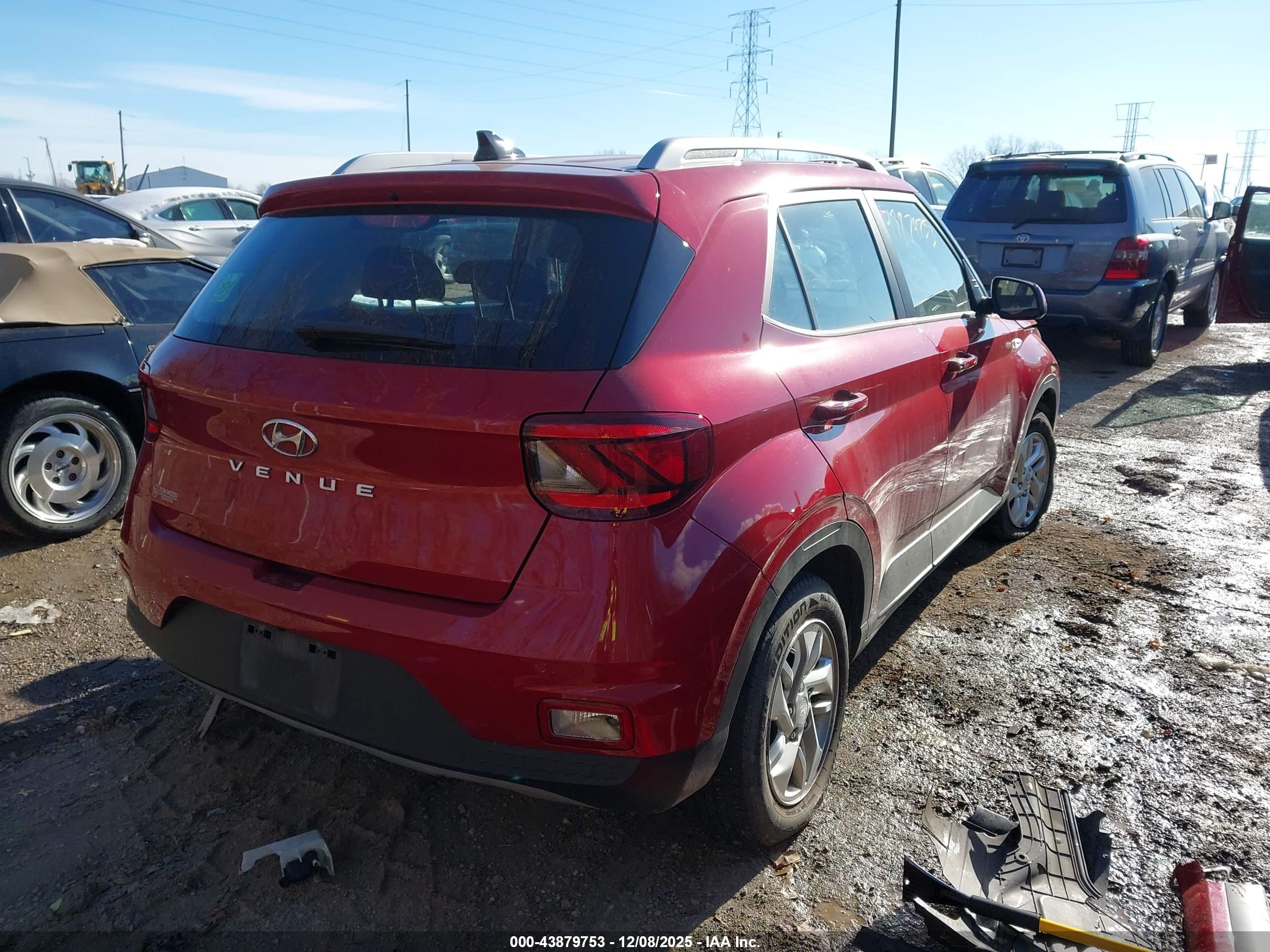 HYUNDAI VENUE image 4