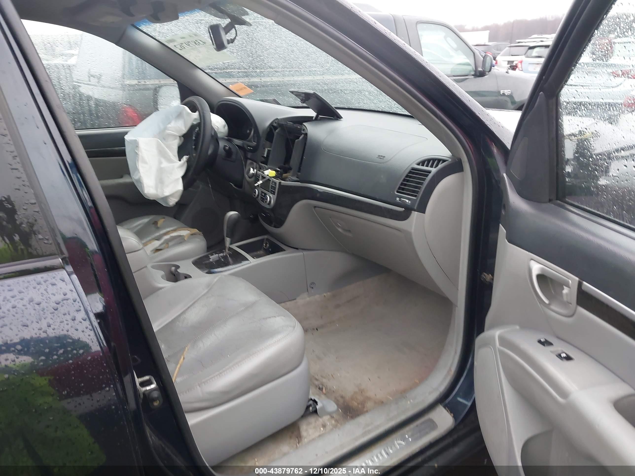 HYUNDAI SANTA image 5
