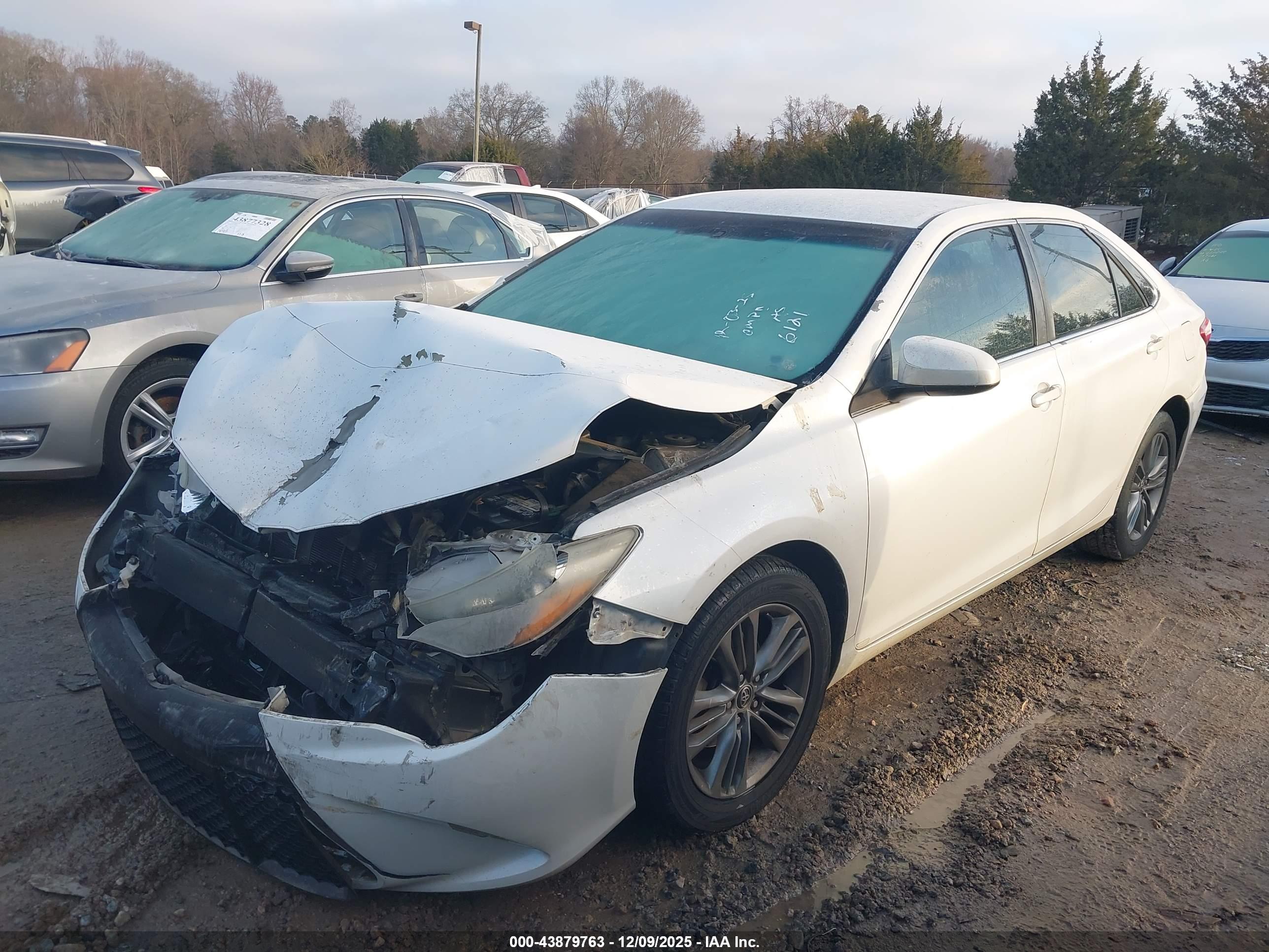 TOYOTA CAMRY image 2