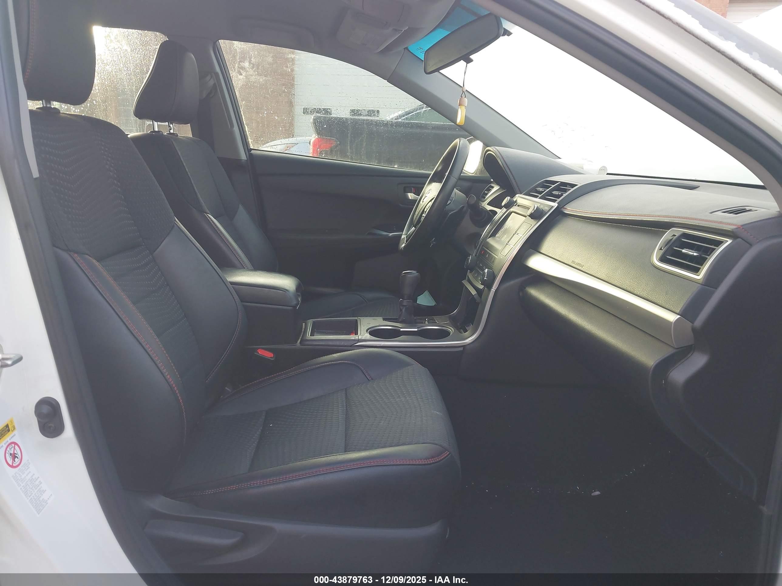 TOYOTA CAMRY image 5