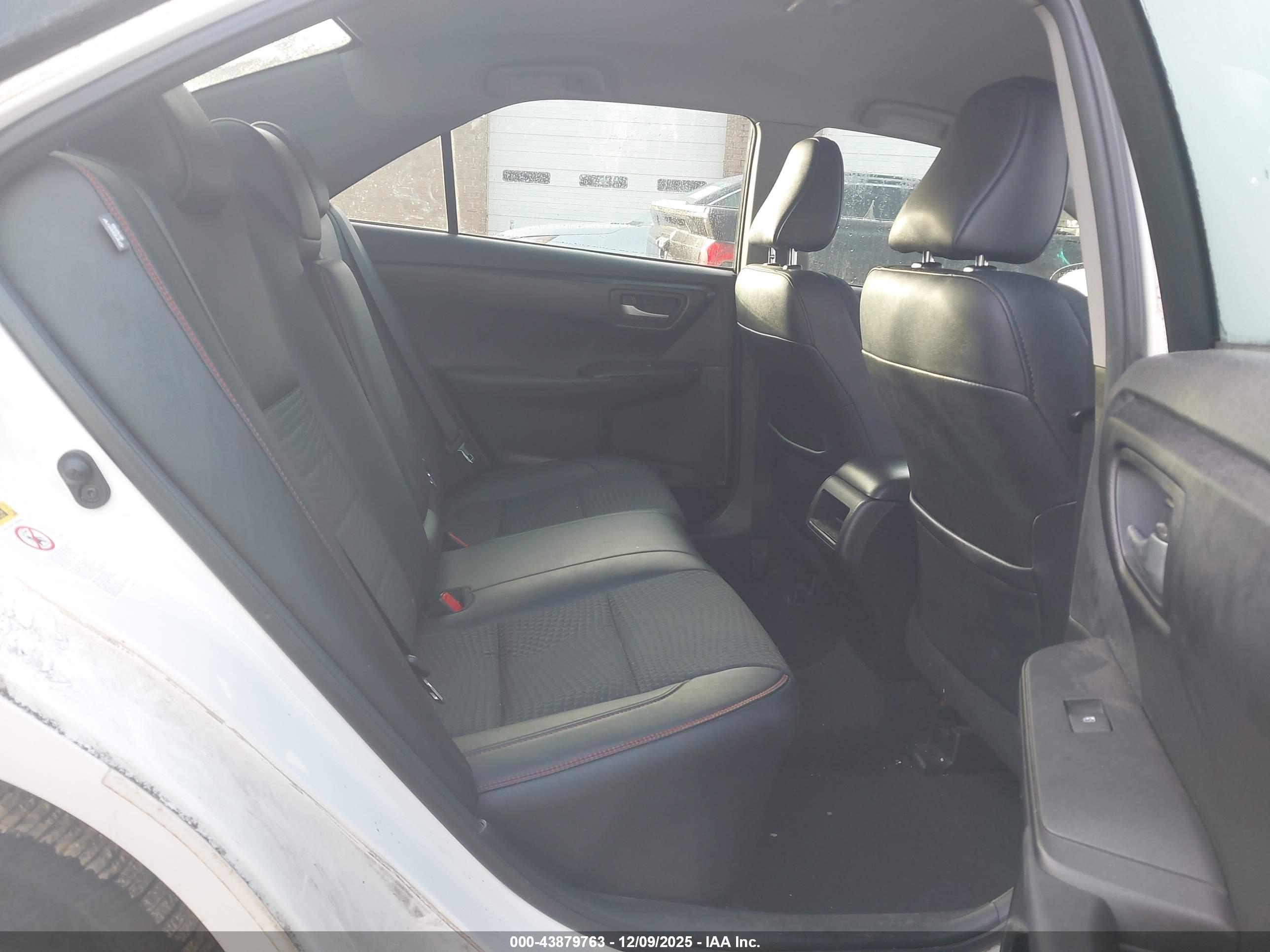 TOYOTA CAMRY image 8