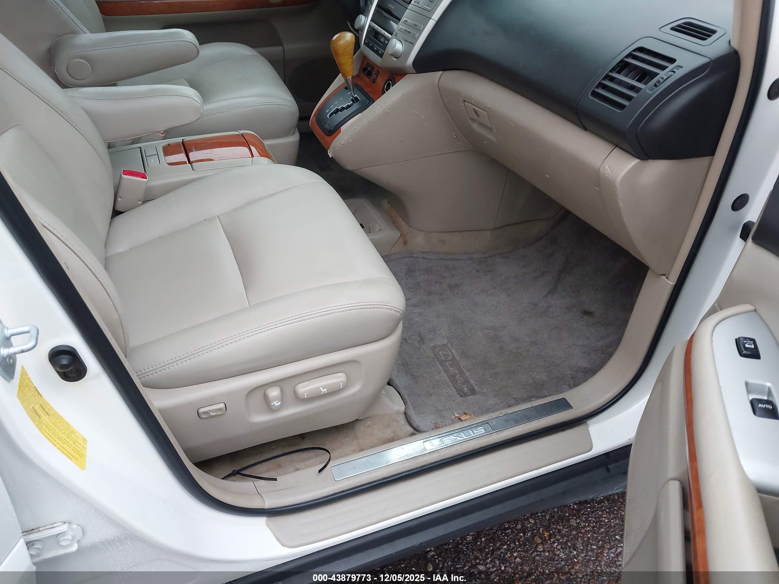 LEXUS RX image 5