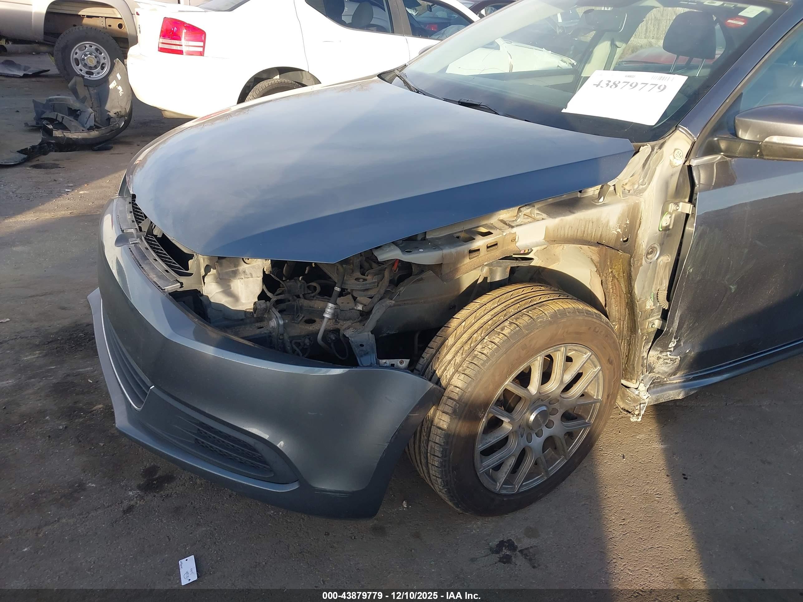 VOLKSWAGEN JETTA image 6