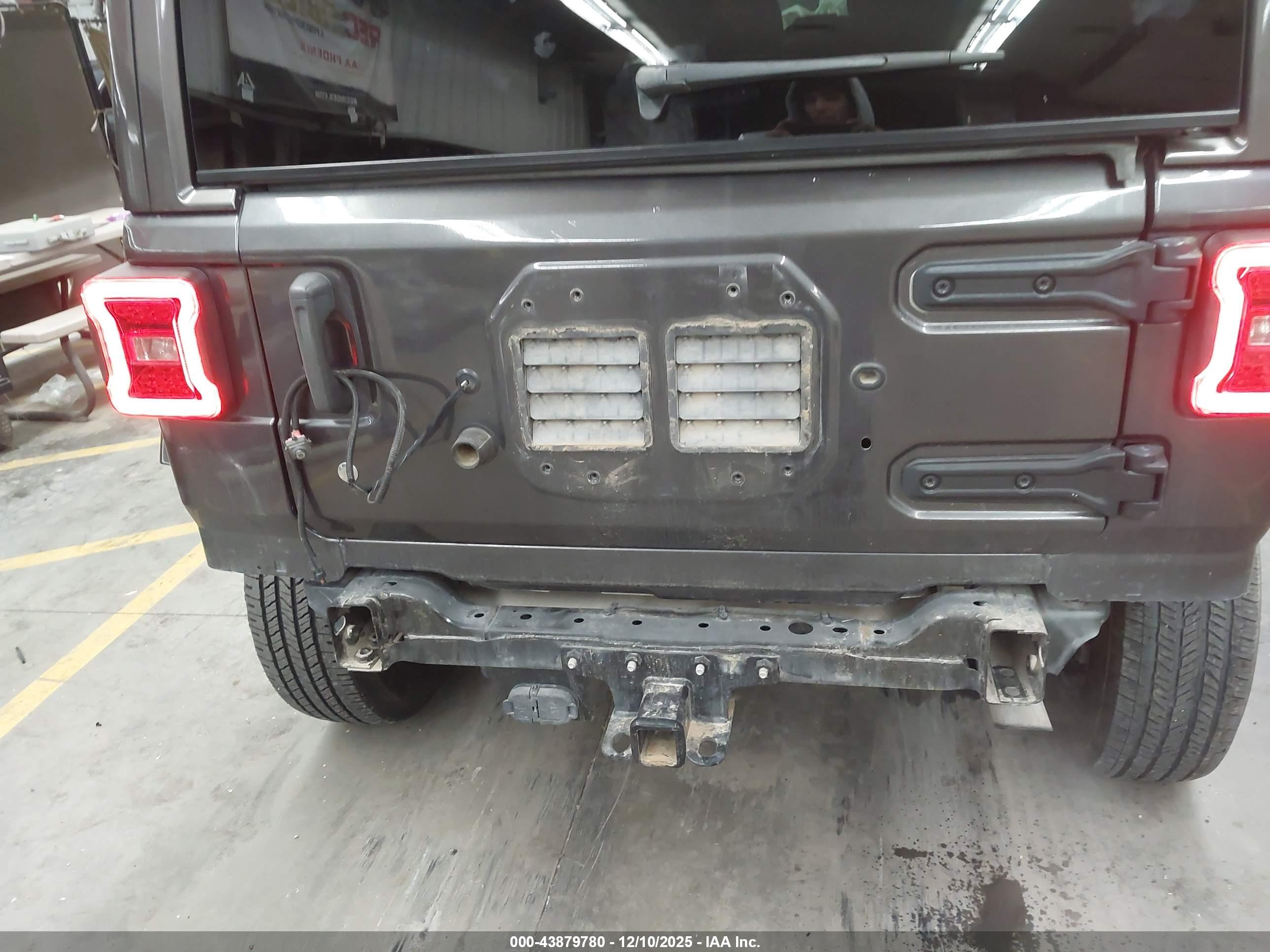 JEEP WRANGLER image 6