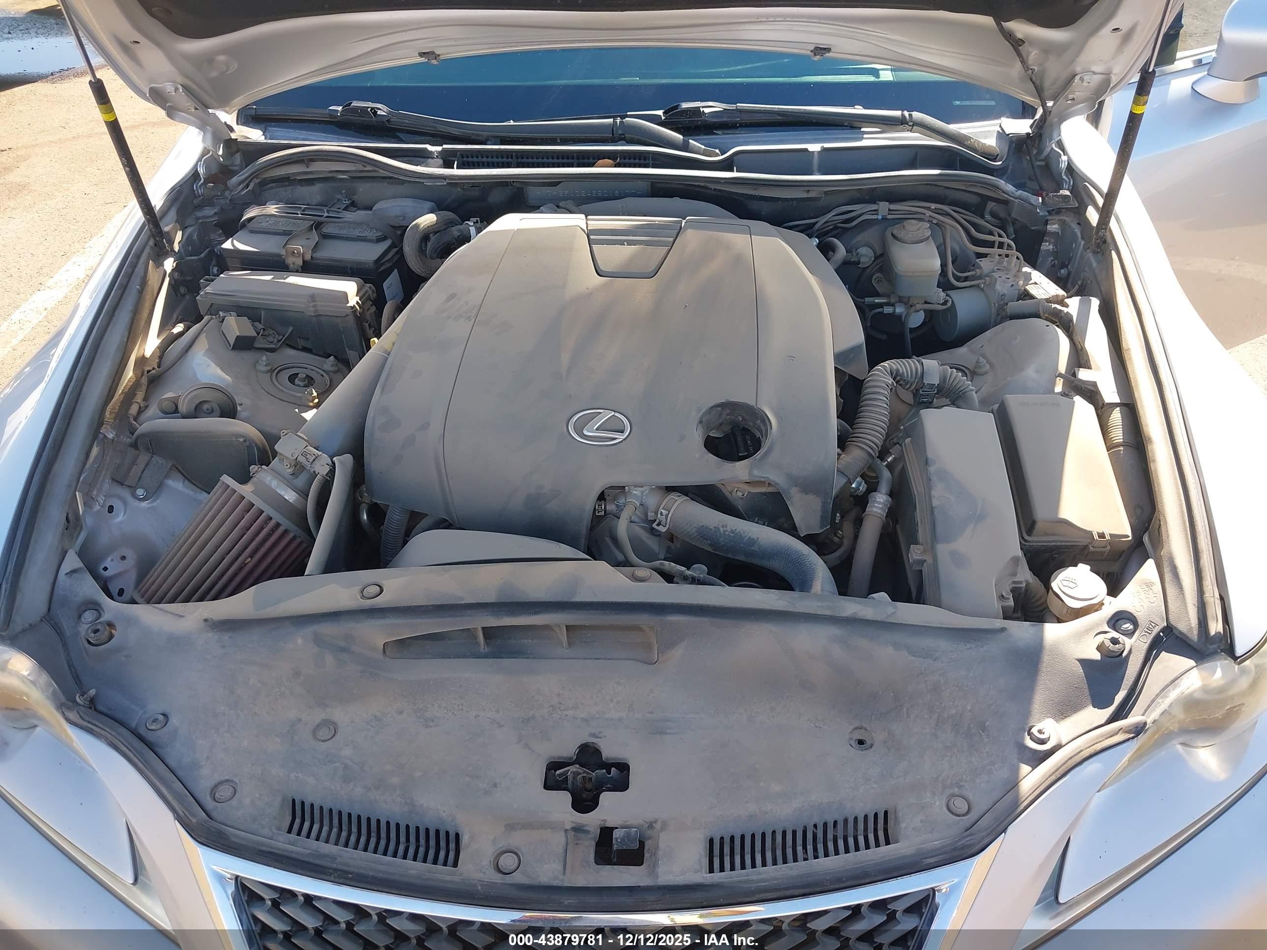 LEXUS IS image 10
