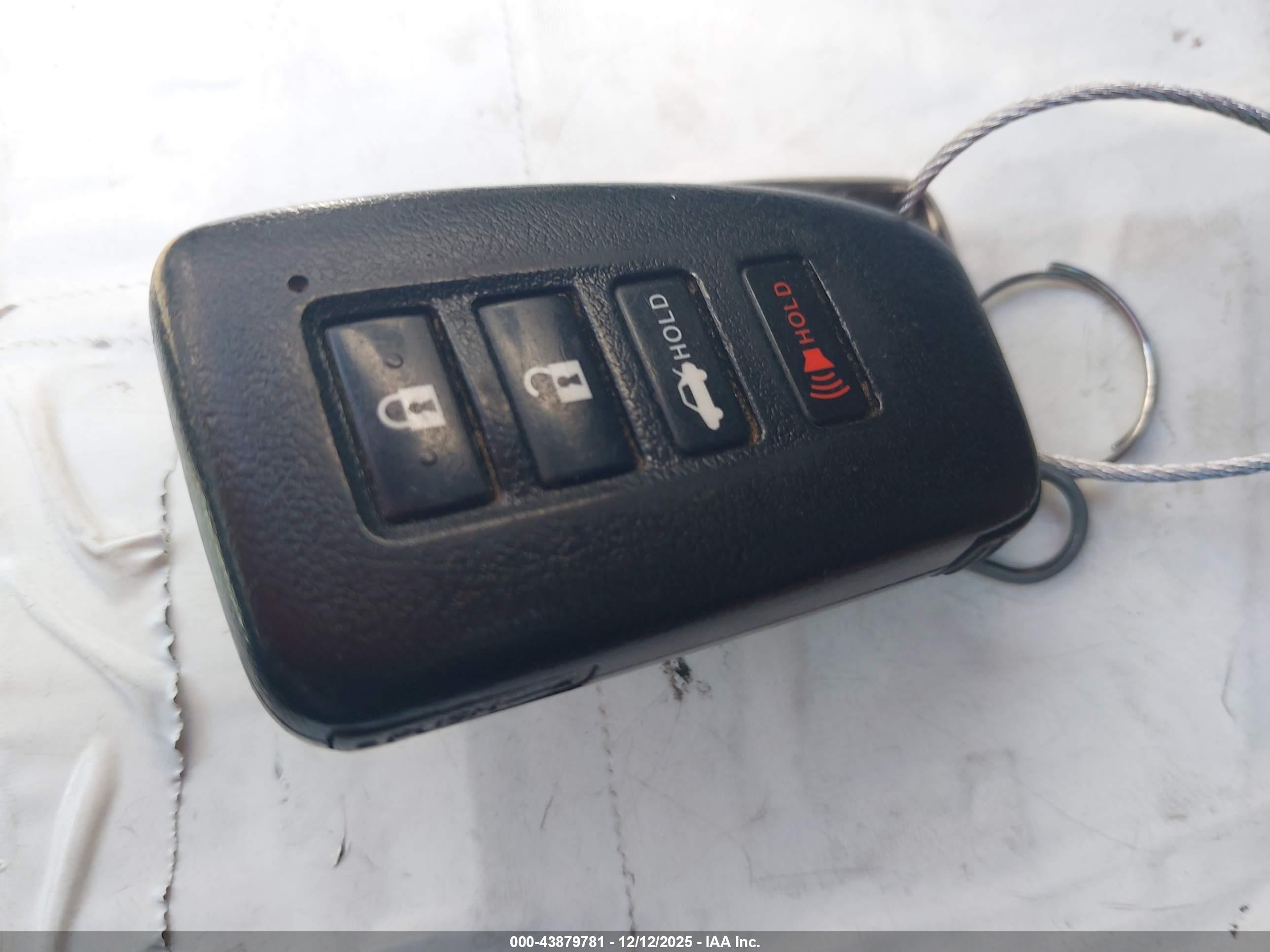 LEXUS IS image 11