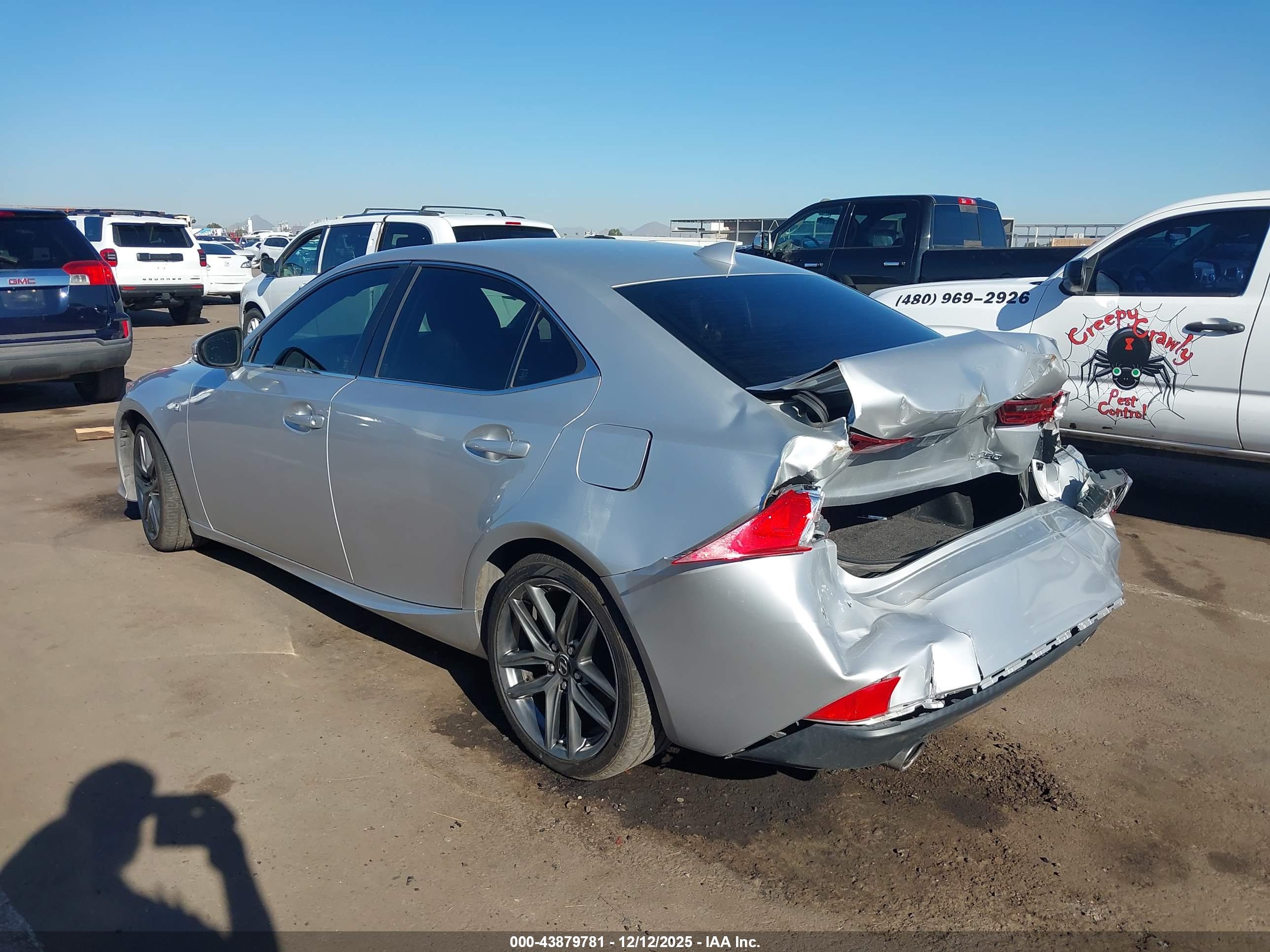 LEXUS IS image 3