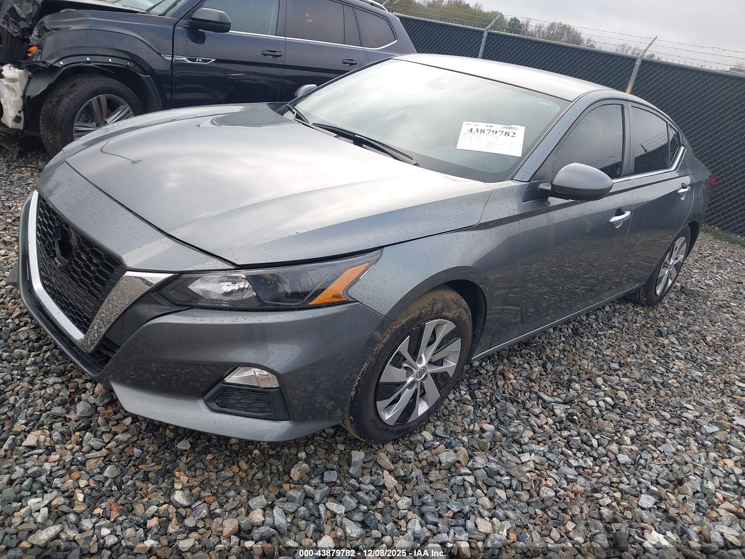 NISSAN ALTIMA image 2