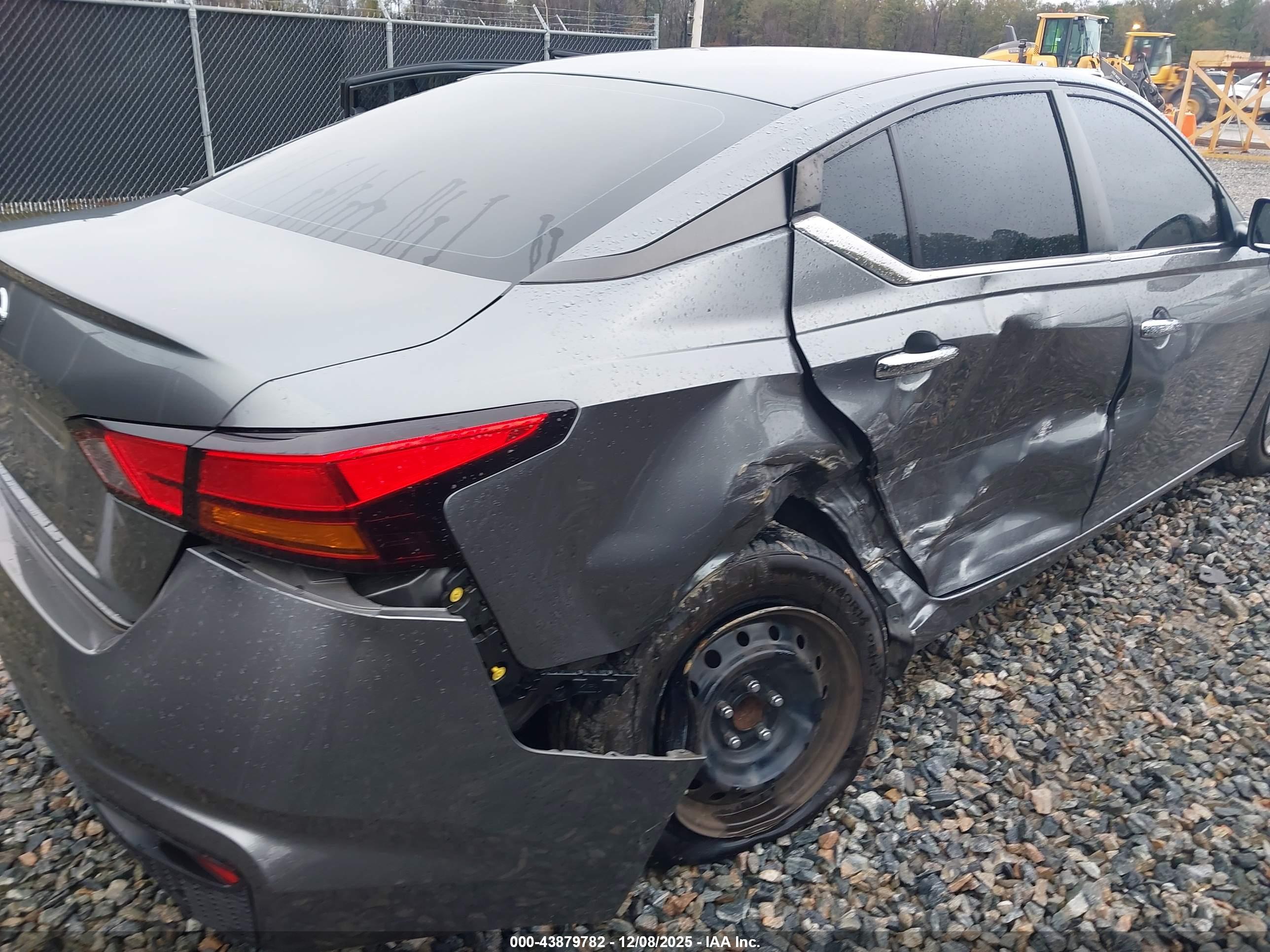 NISSAN ALTIMA image 6
