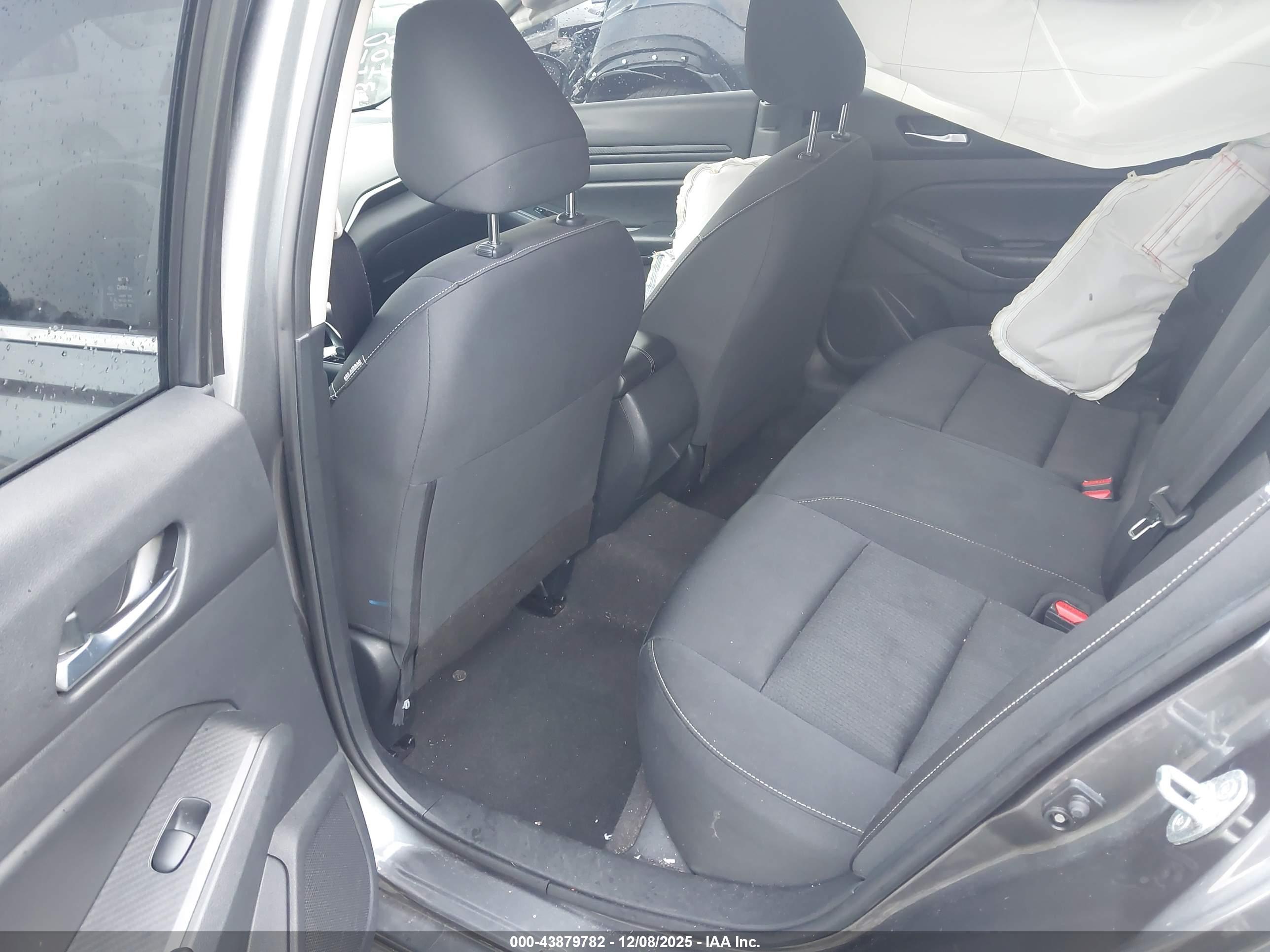 NISSAN ALTIMA image 8