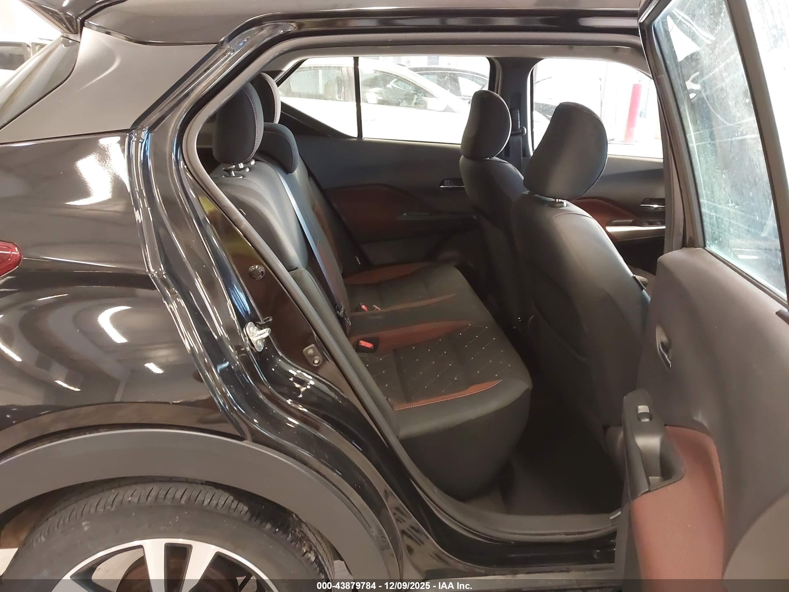 NISSAN KICKS image 8