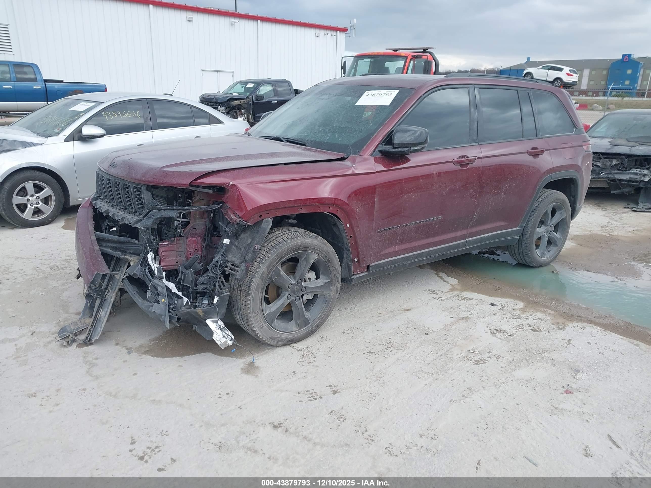JEEP GRAND image 2