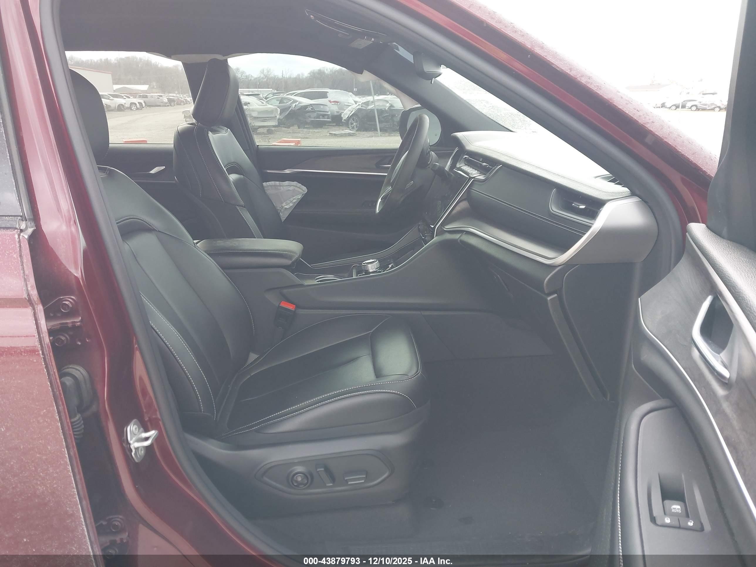 JEEP GRAND image 5