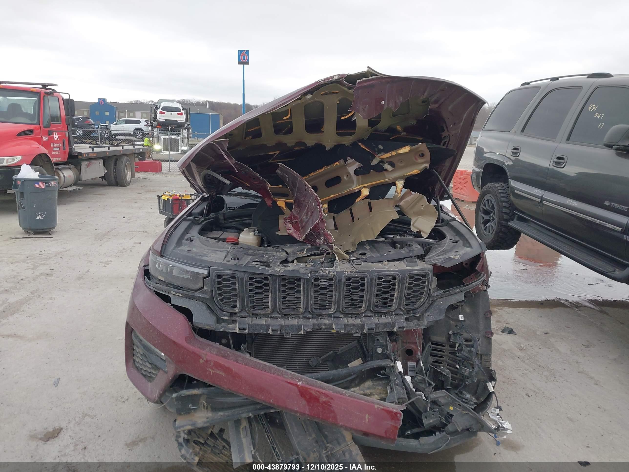JEEP GRAND image 6