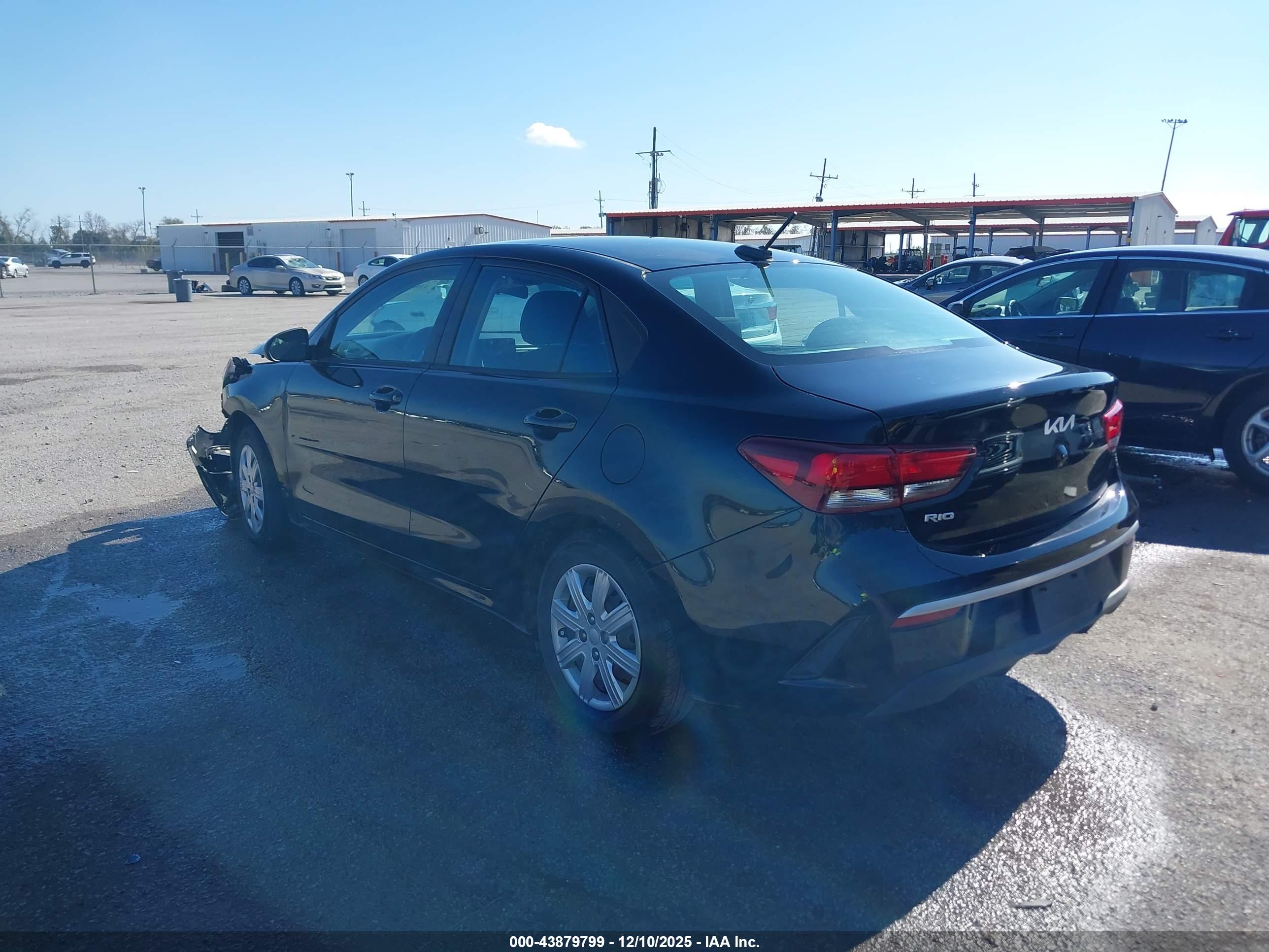 KIA RIO image 3