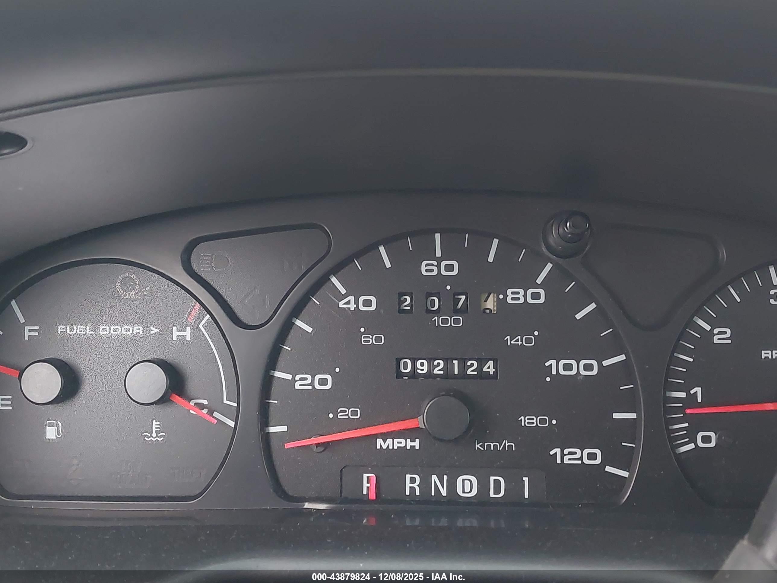 FORD TAURUS image 7