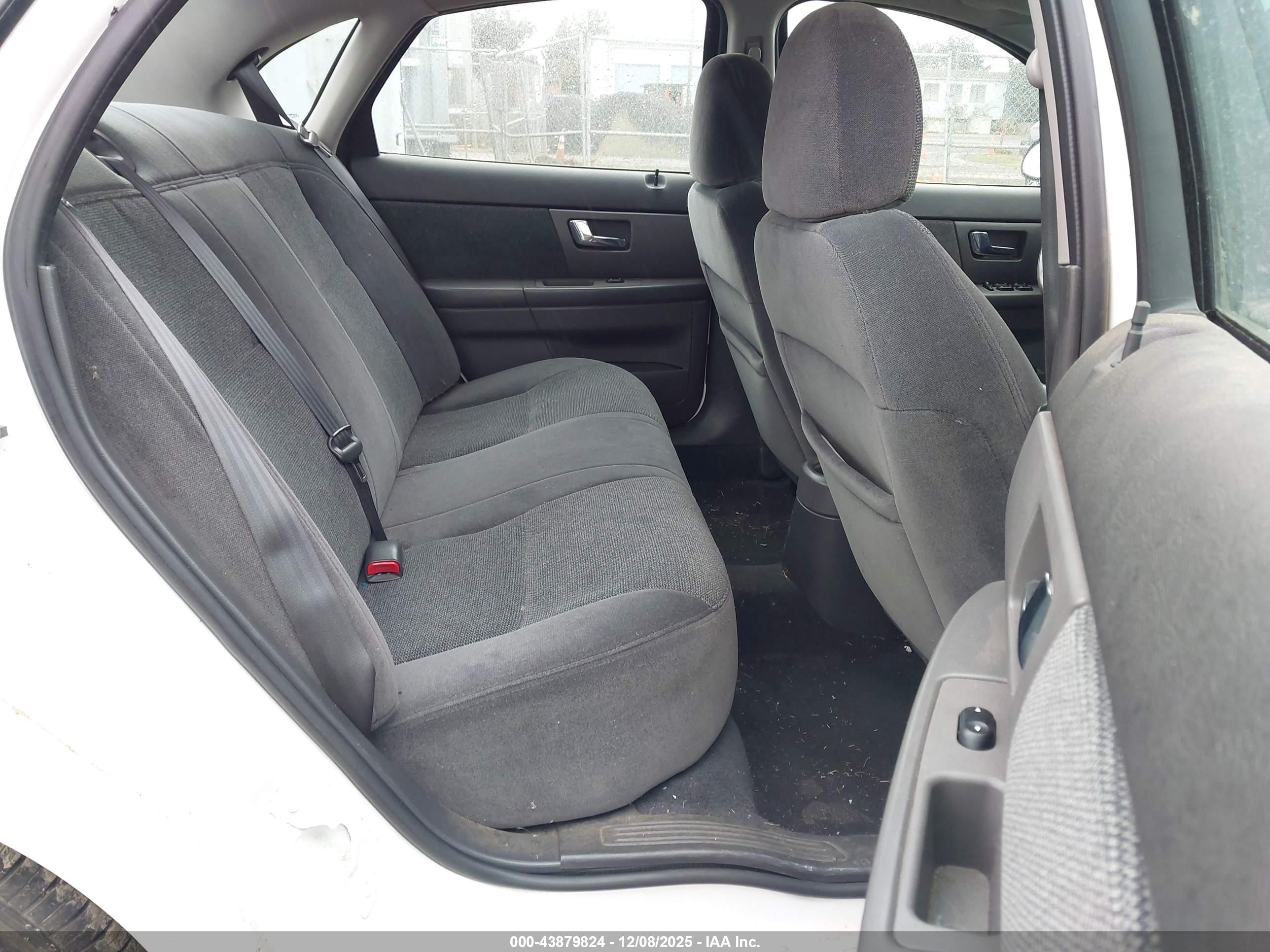 FORD TAURUS image 8