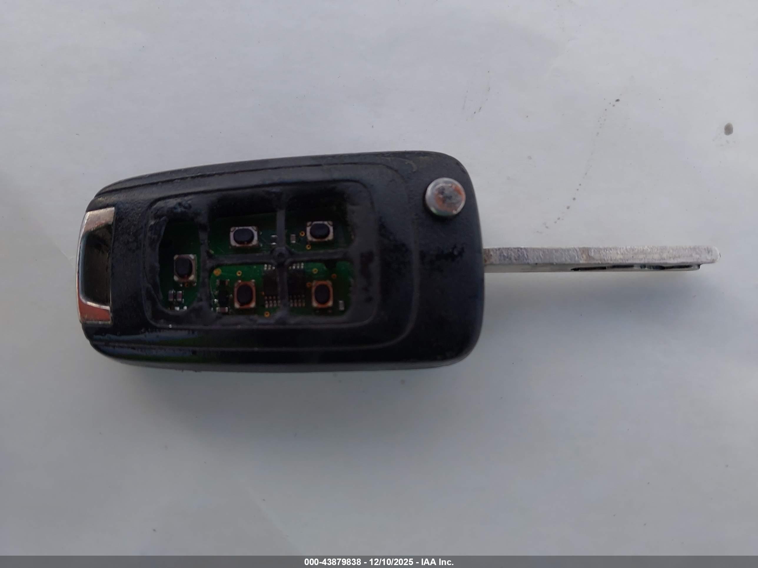 GMC TERRAIN image 11