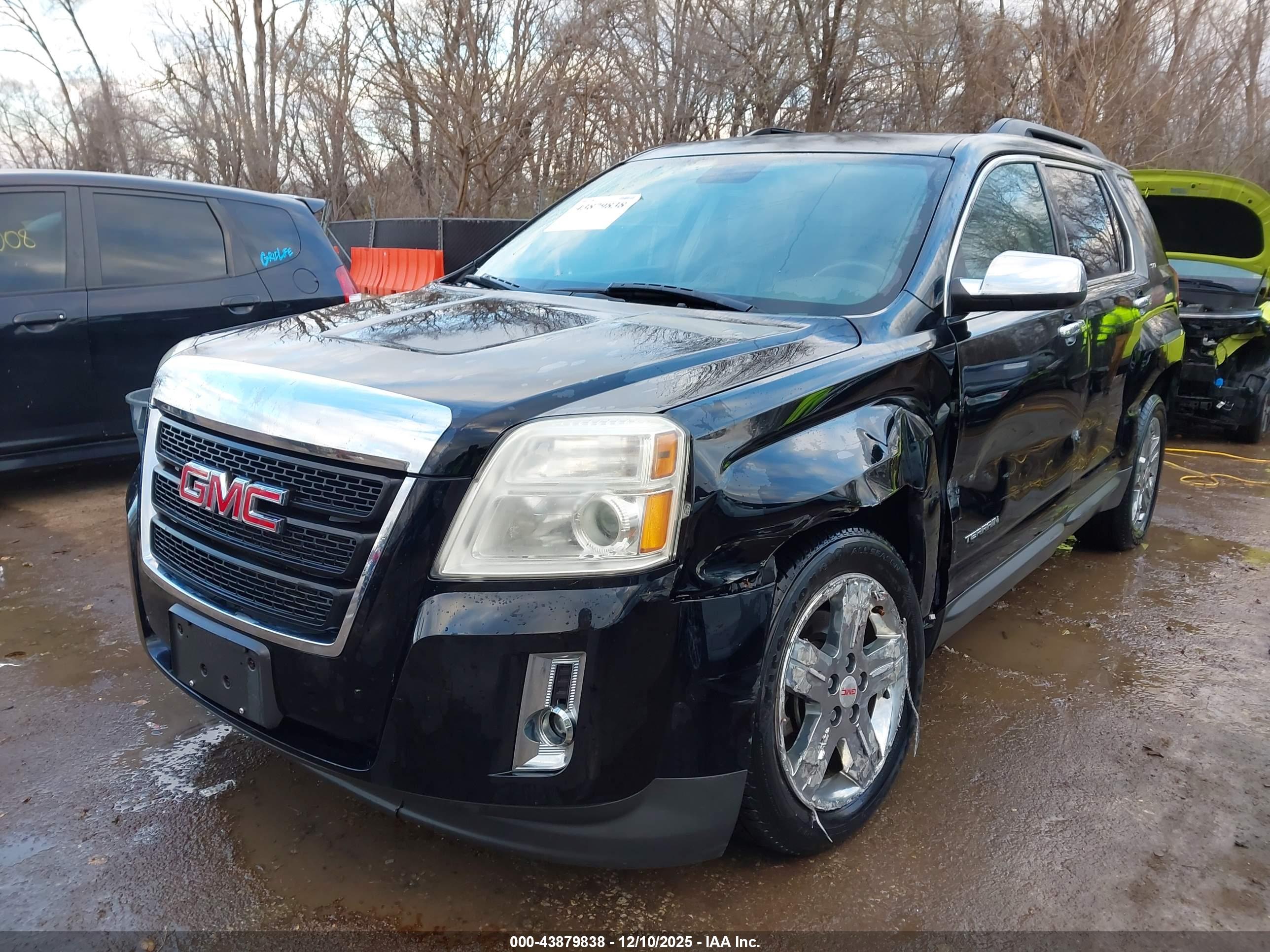 GMC TERRAIN image 2