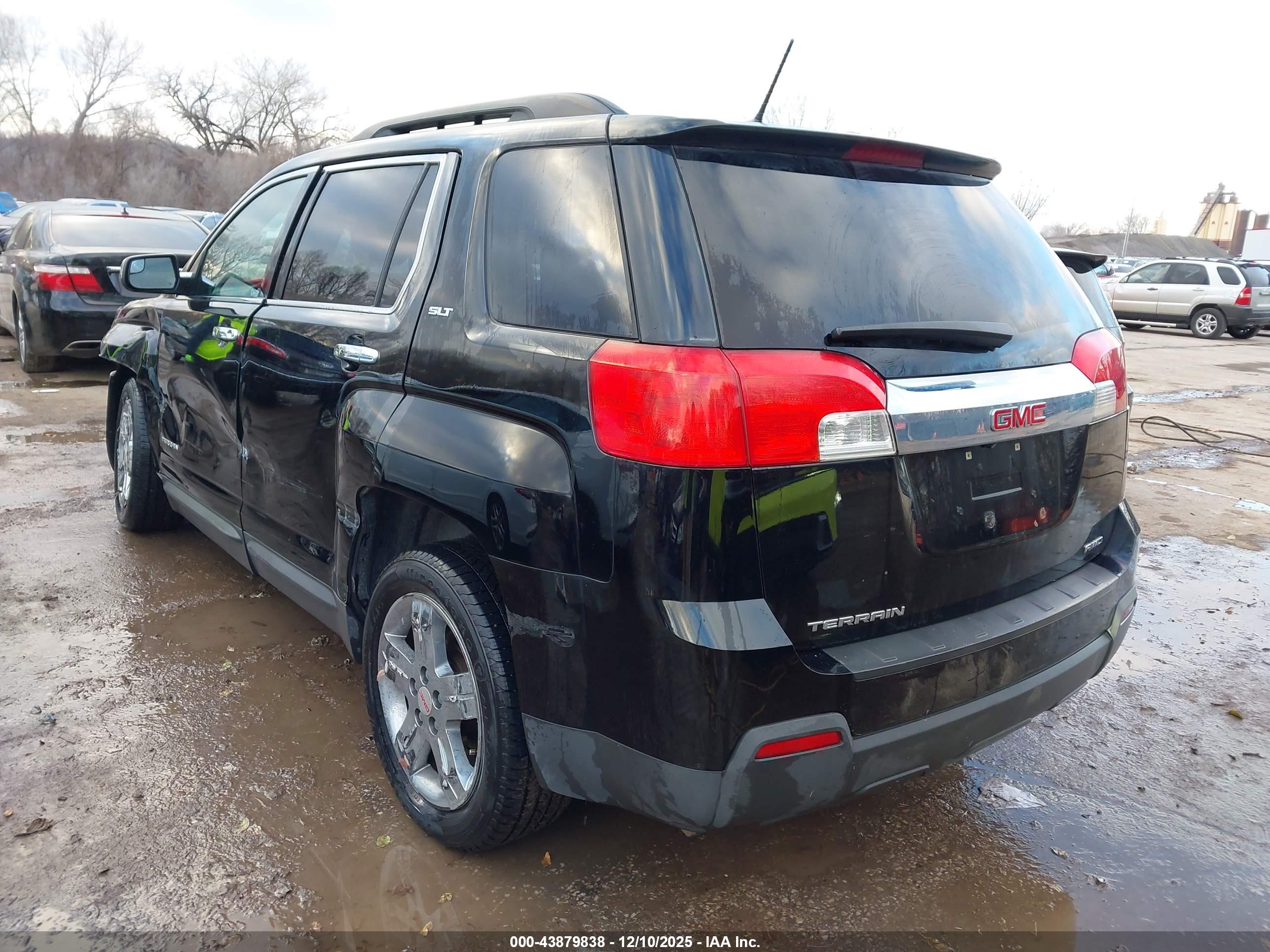 GMC TERRAIN image 3