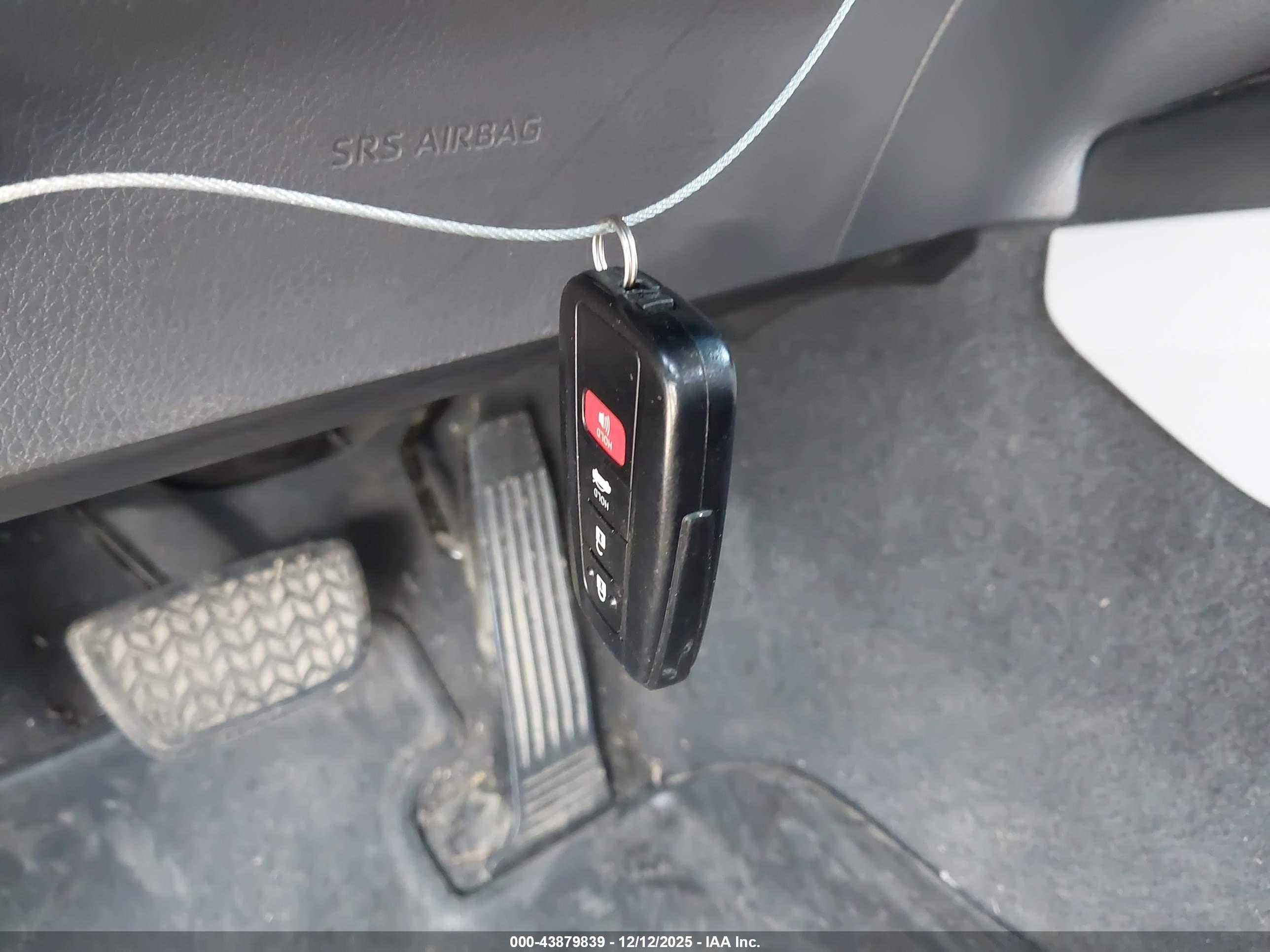 TOYOTA CAMRY image 11