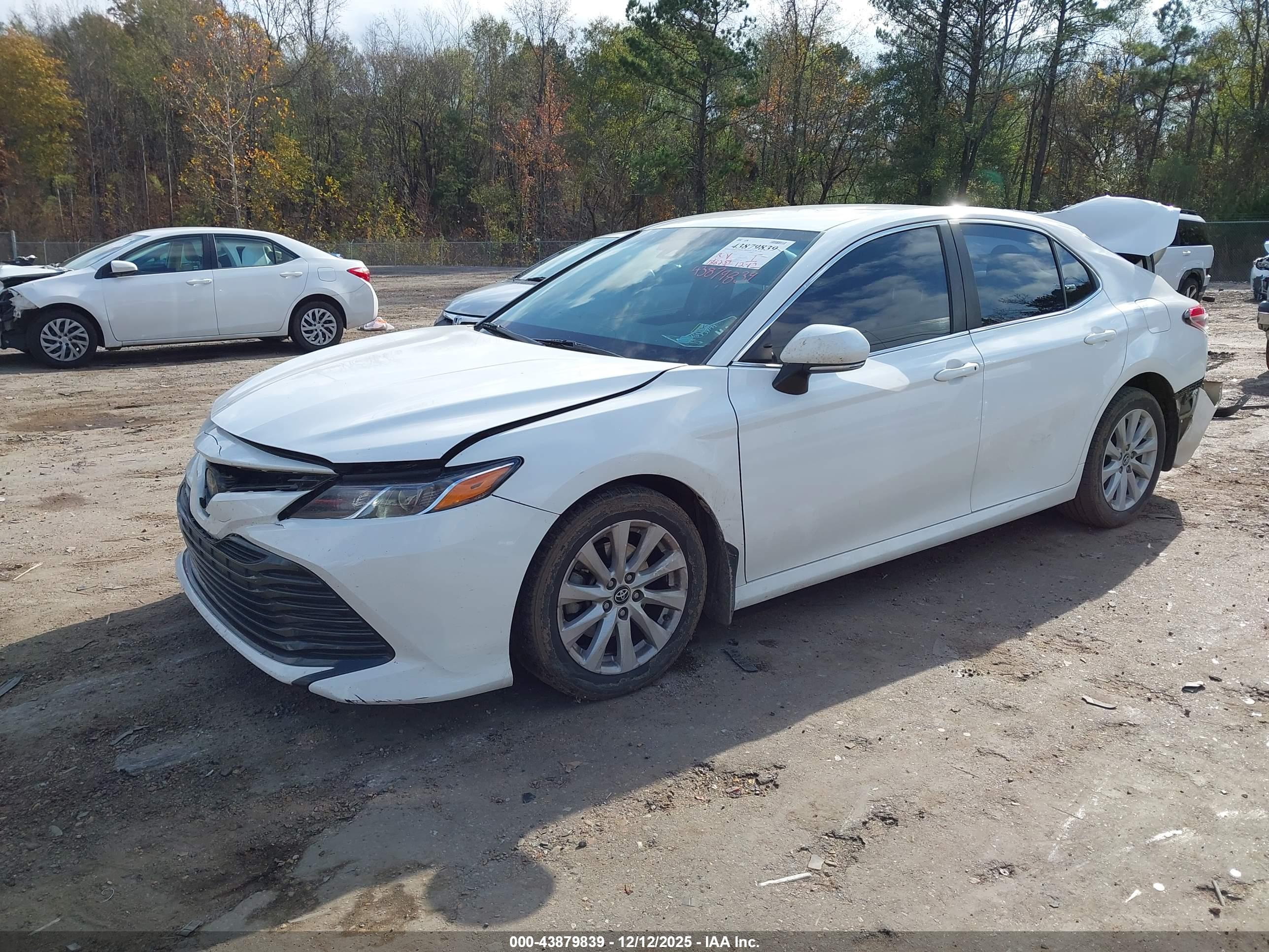 TOYOTA CAMRY image 2
