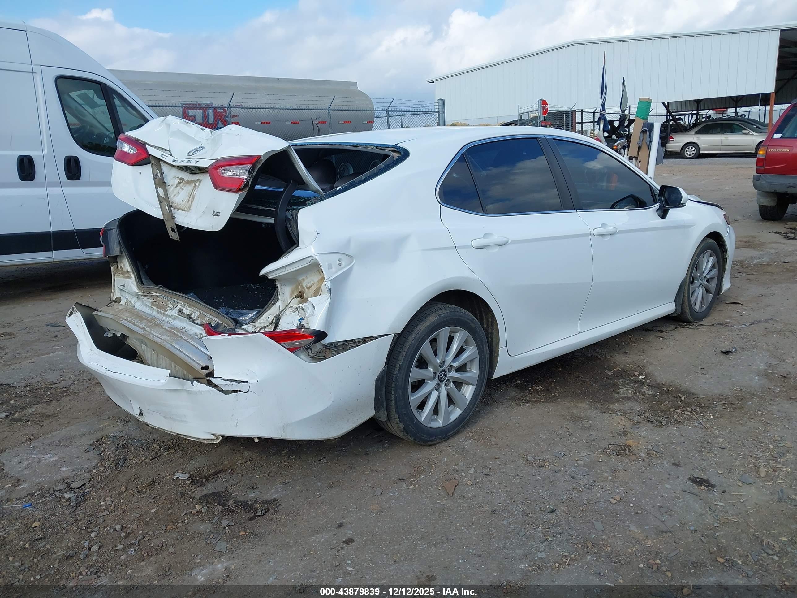TOYOTA CAMRY image 4