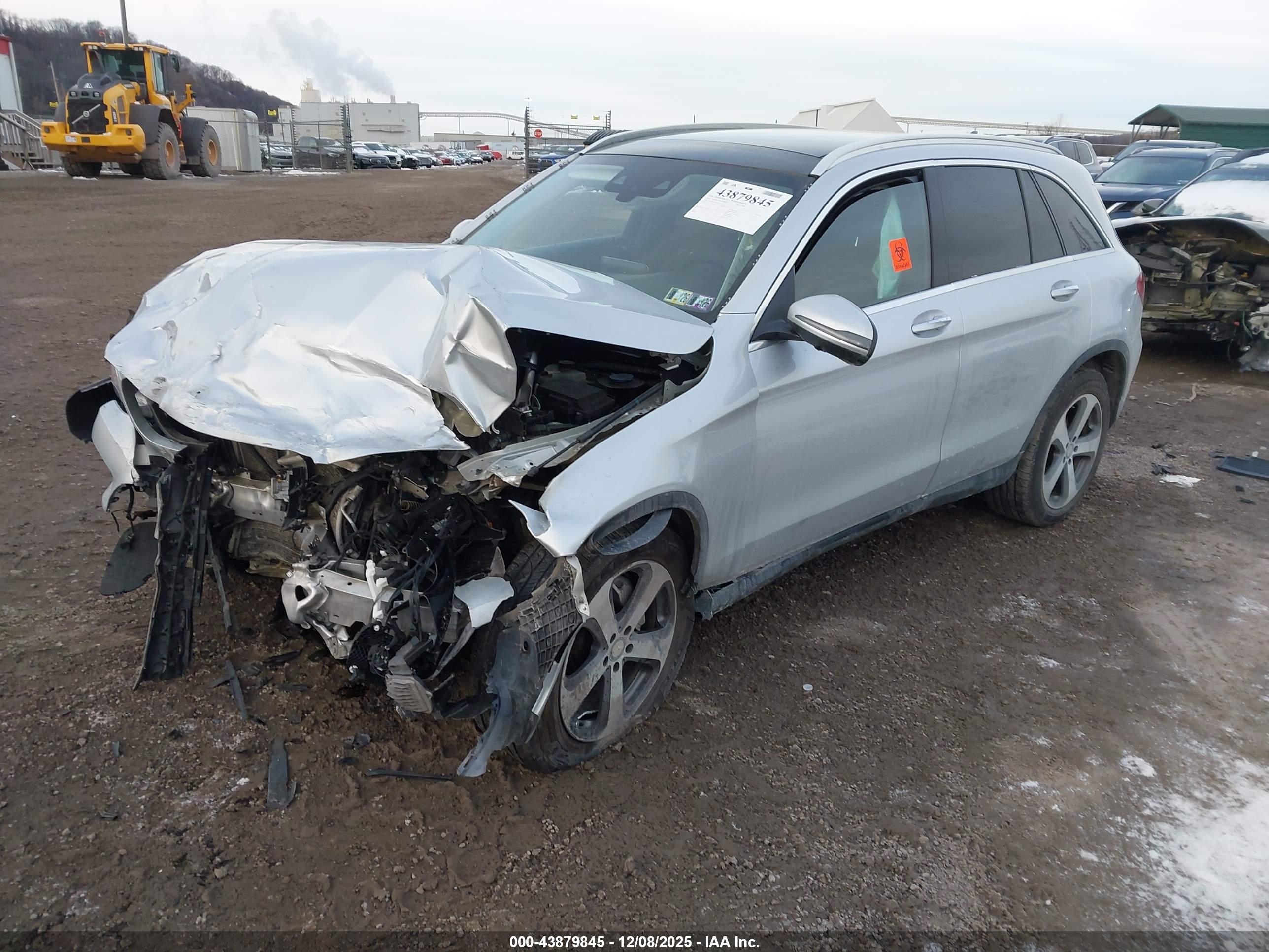 MERCEDES-BENZ GLC image 2