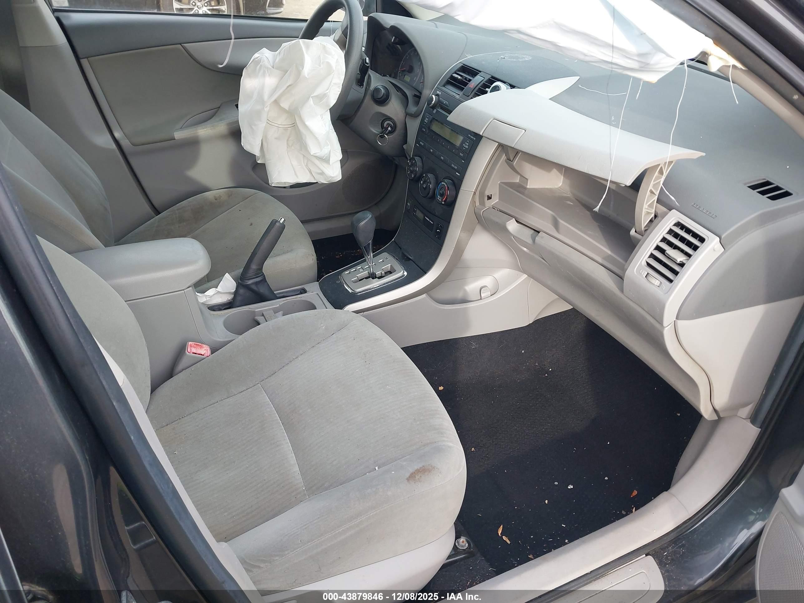 TOYOTA COROLLA image 5