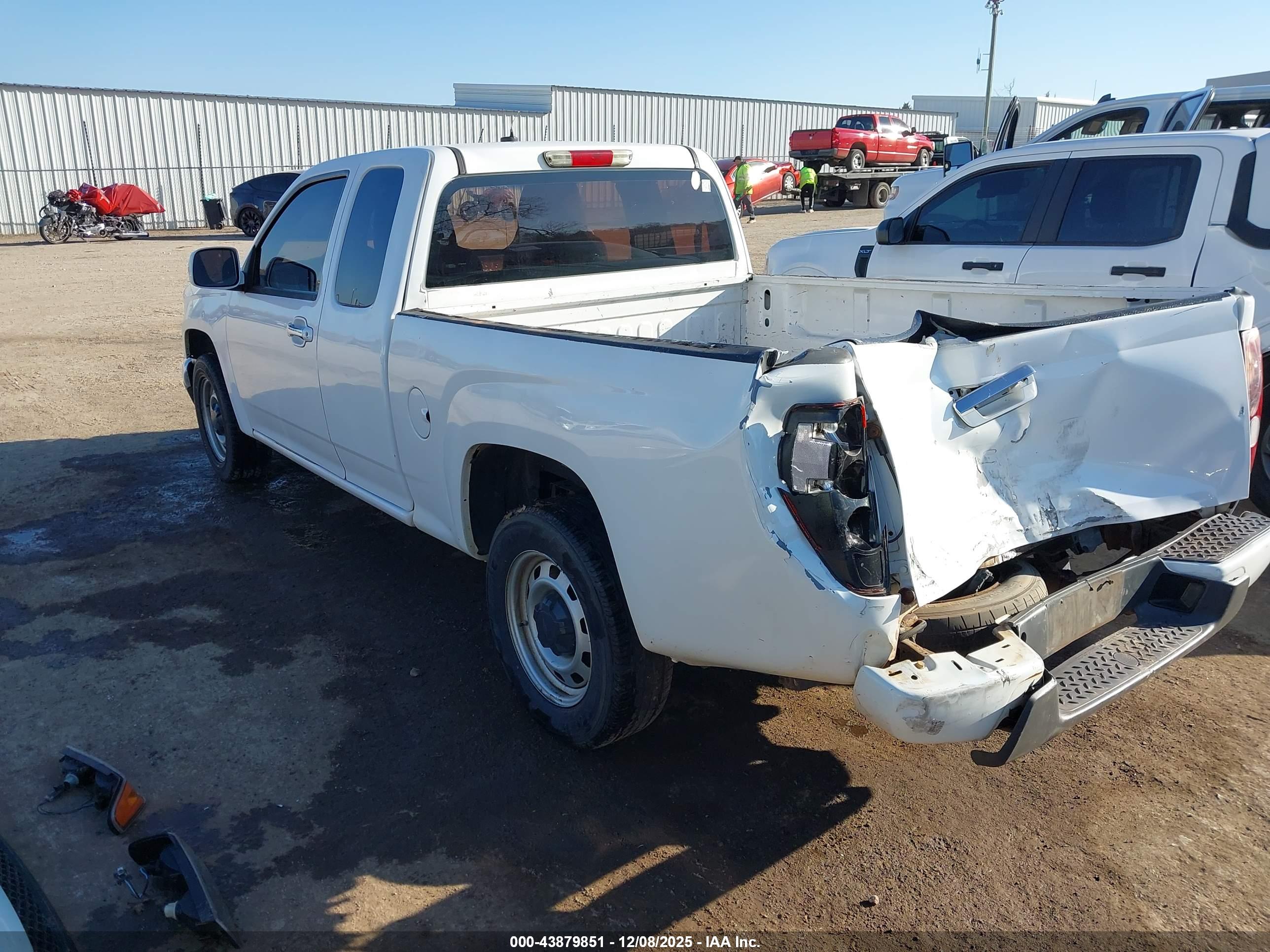 CHEVROLET COLORADO image 3