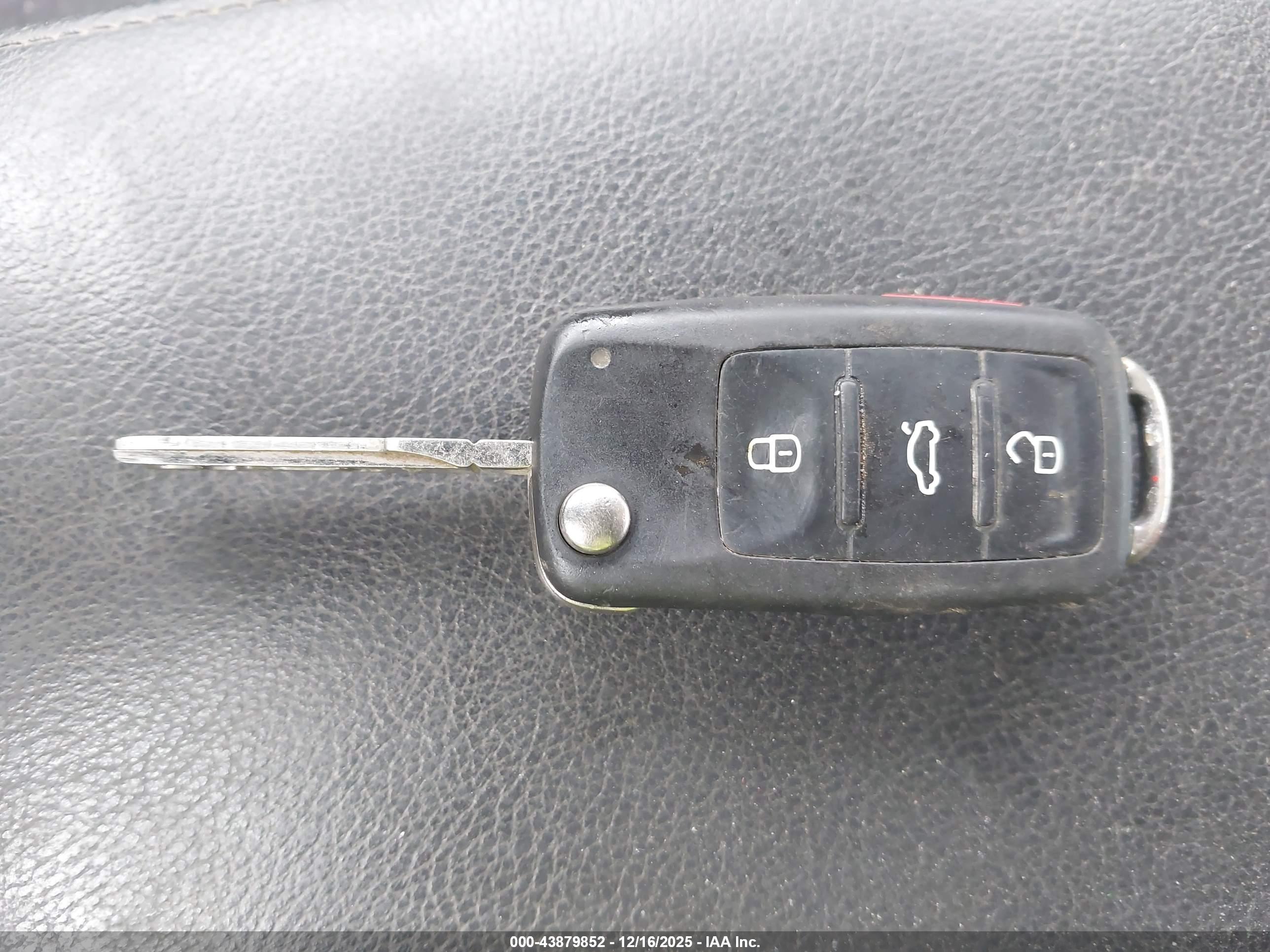 VOLKSWAGEN JETTA image 11