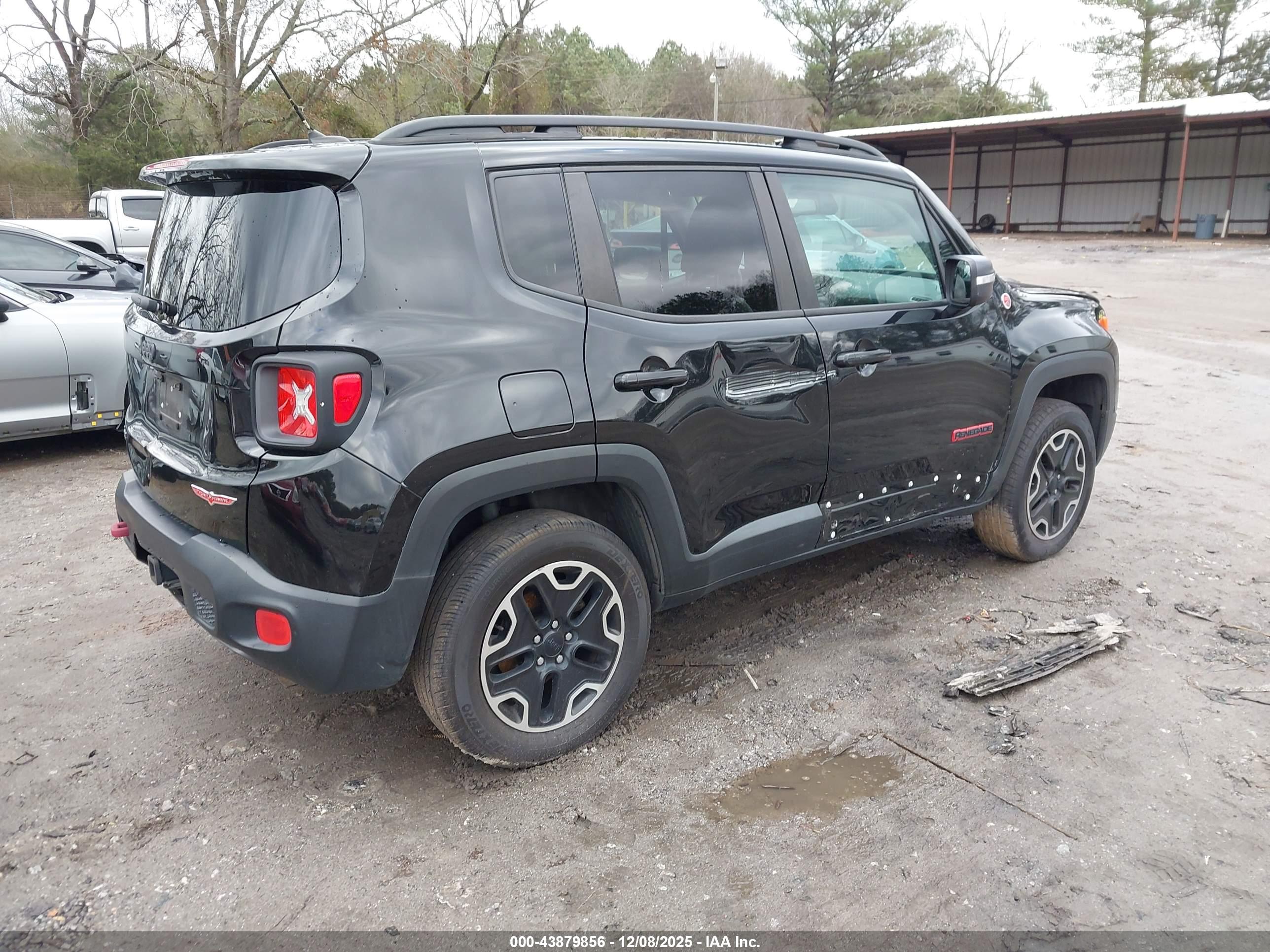 JEEP RENEGADE image 4