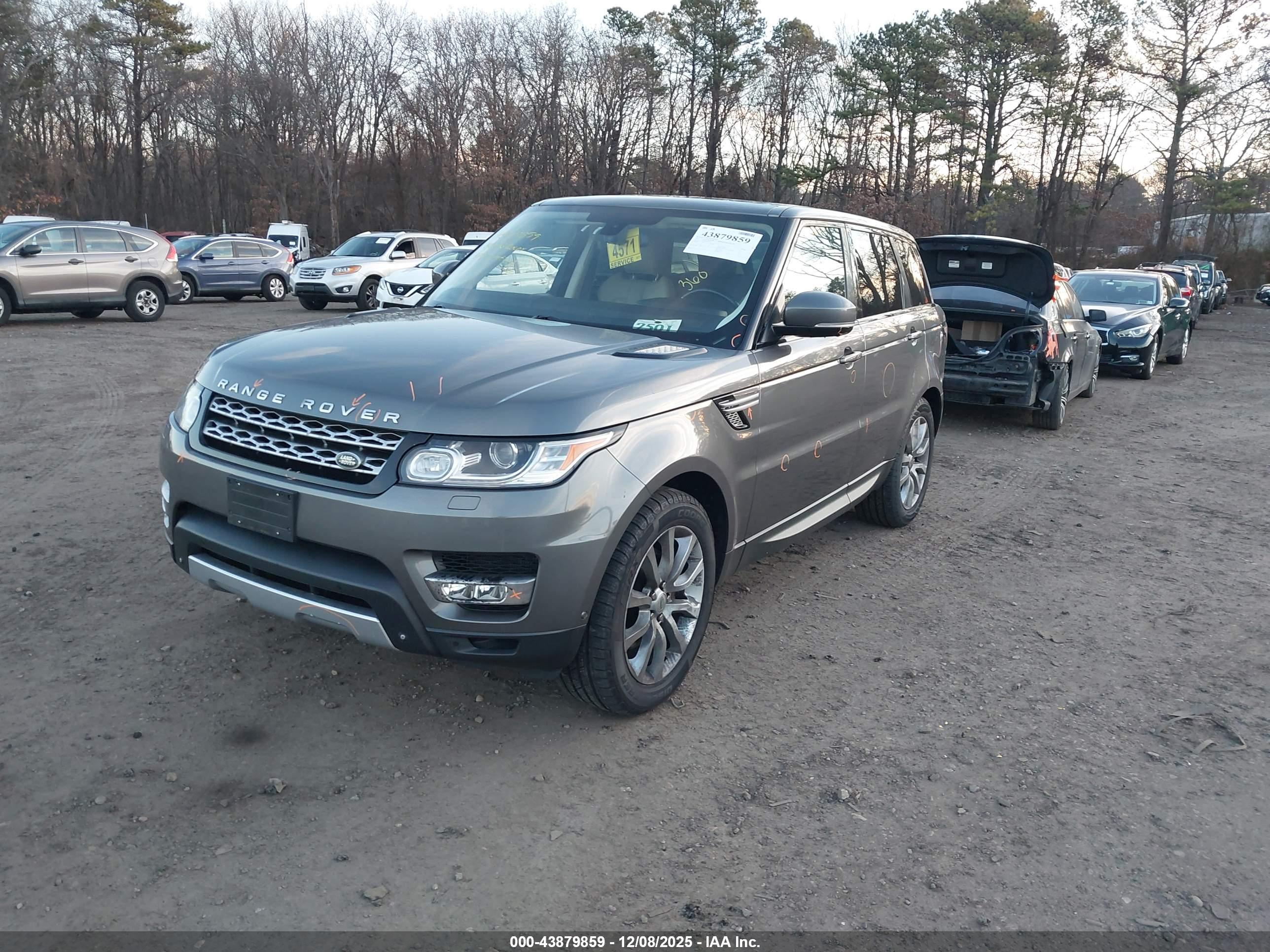 LAND ROVER image 2
