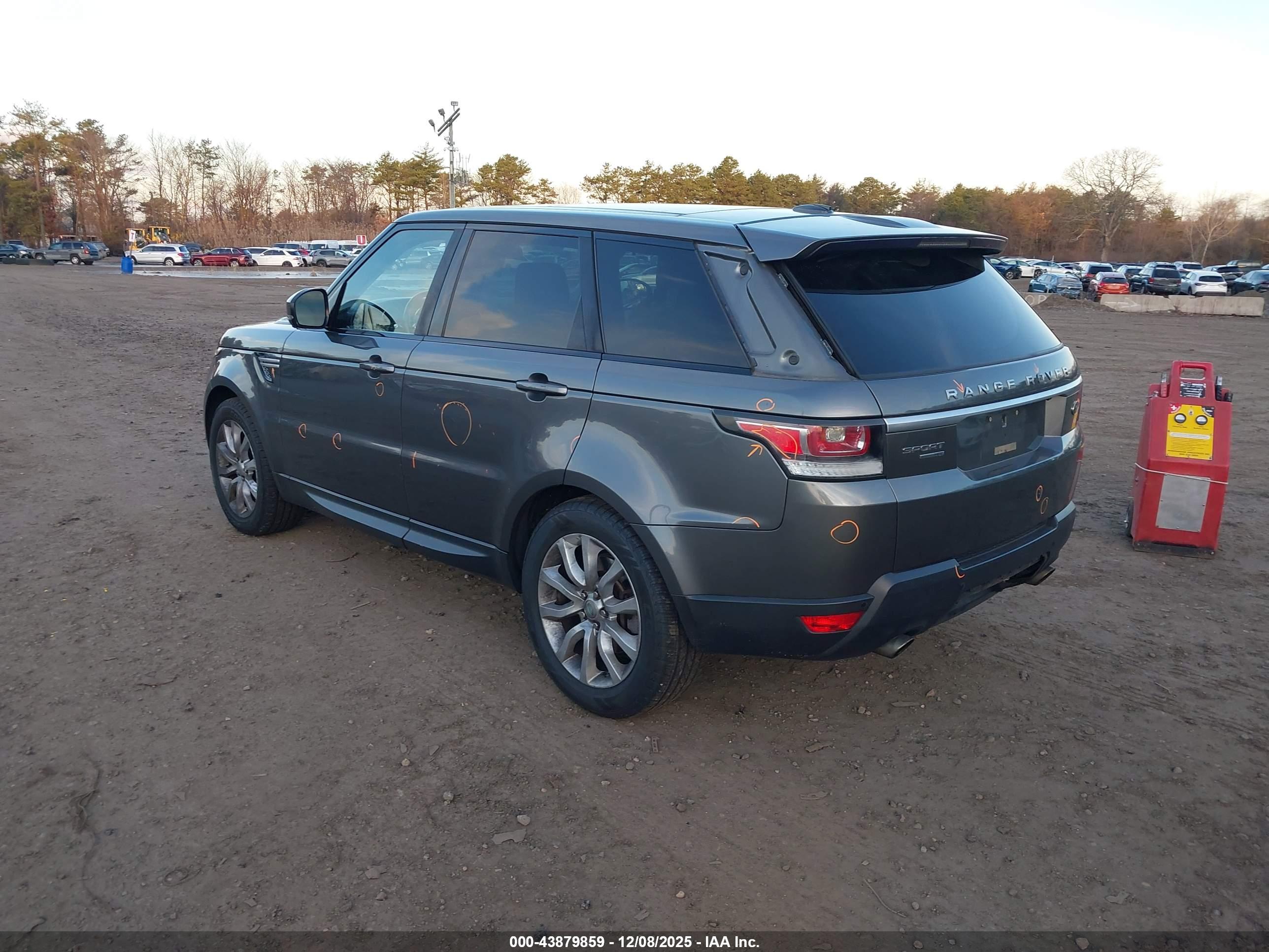 LAND ROVER image 3