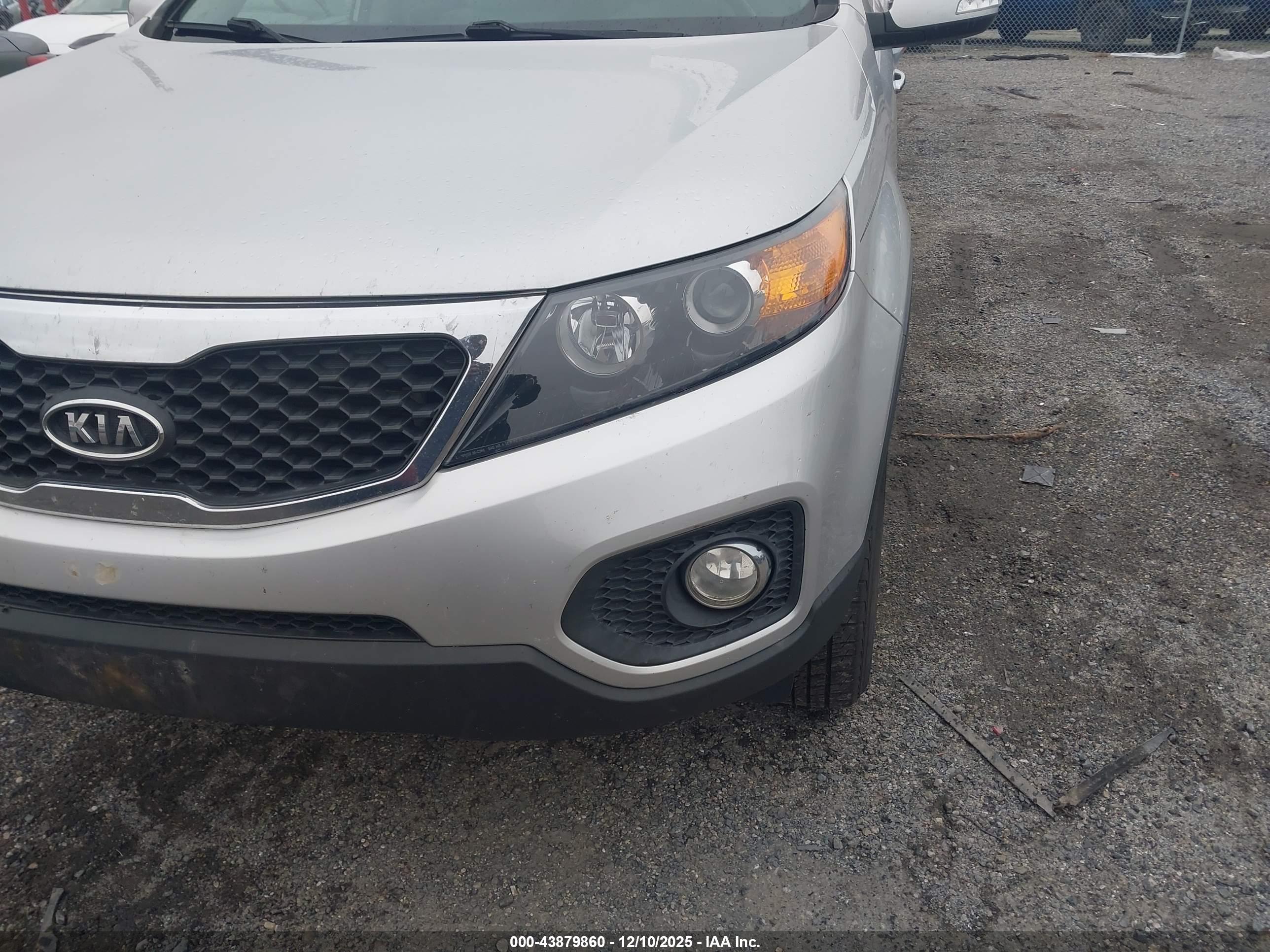 KIA SORENTO image 6