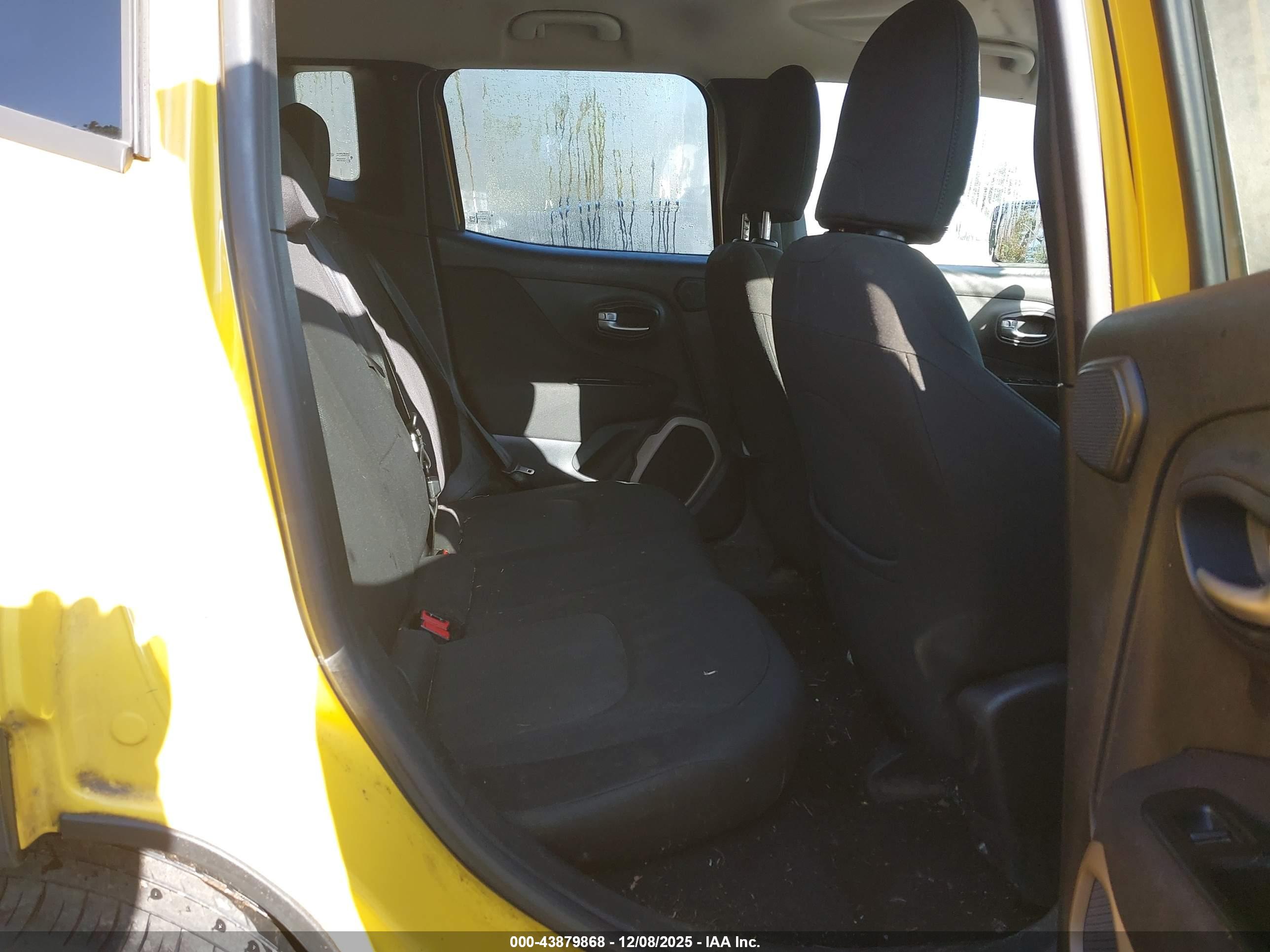 JEEP RENEGADE image 8