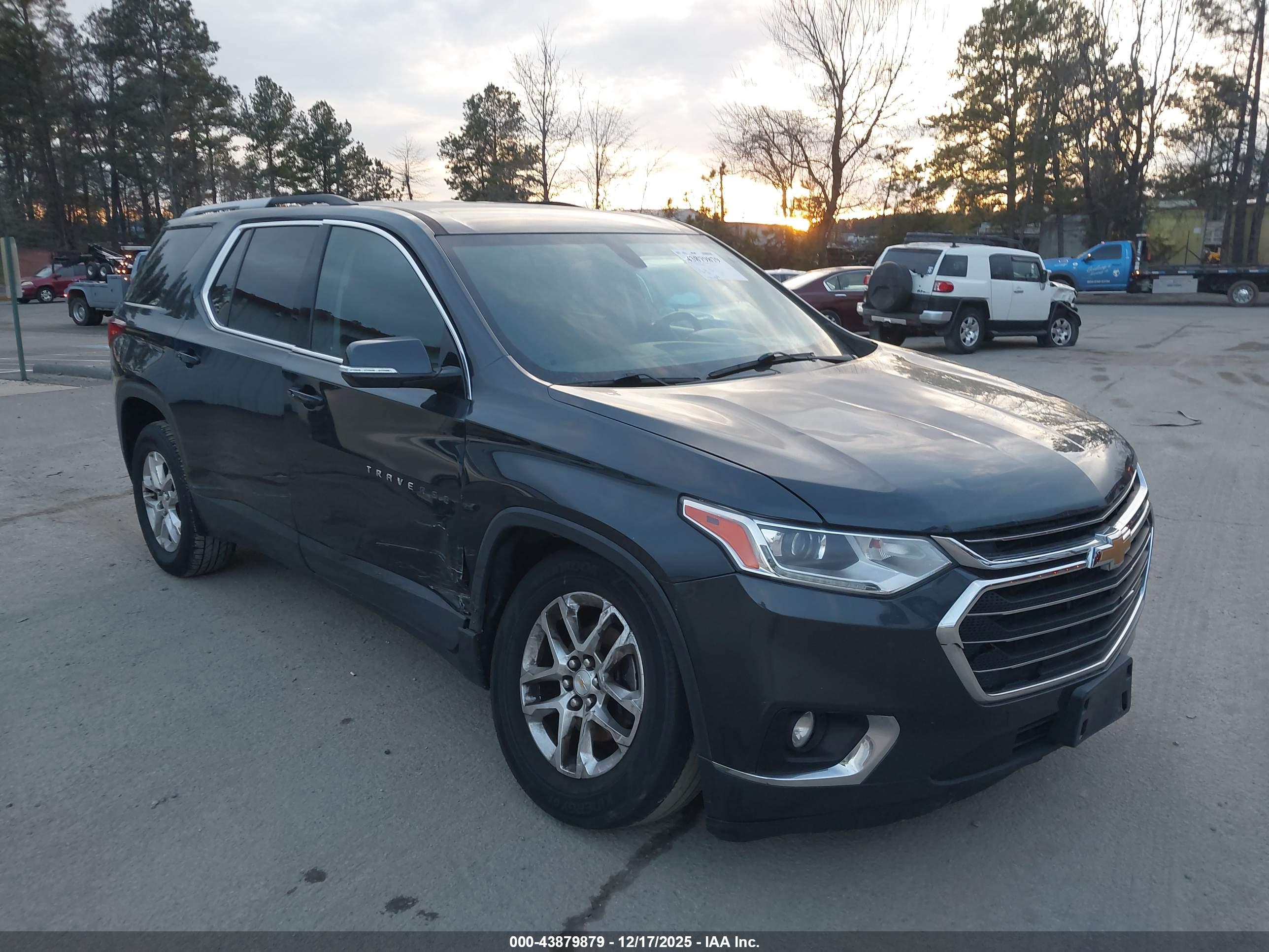 CHEVROLET TRAVERSE image 6