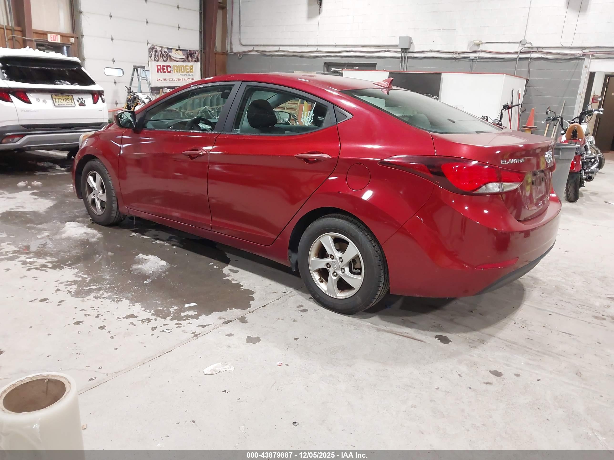 HYUNDAI ELANTRA image 3