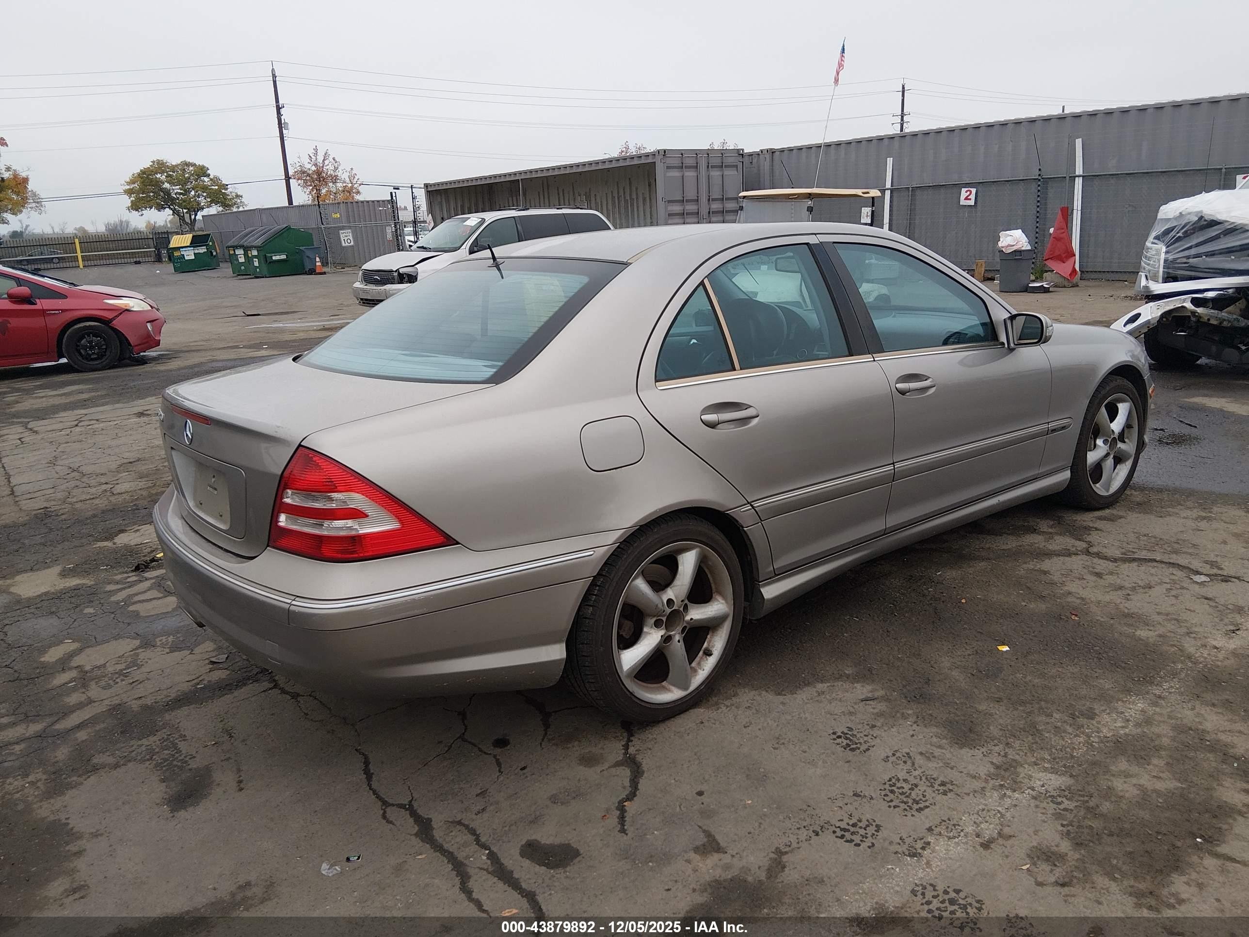 MERCEDES-BENZ C image 4