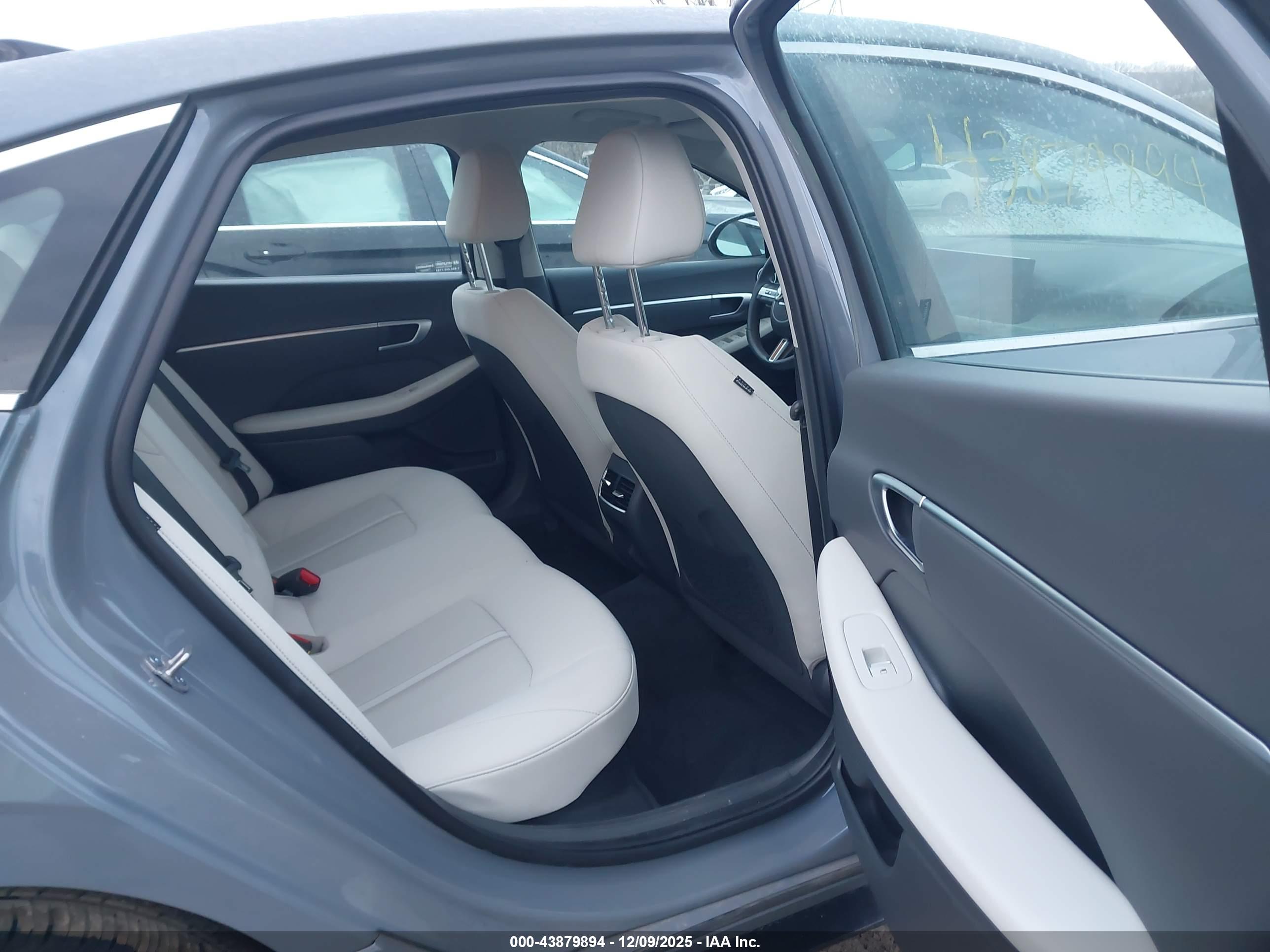 HYUNDAI SONATA image 8