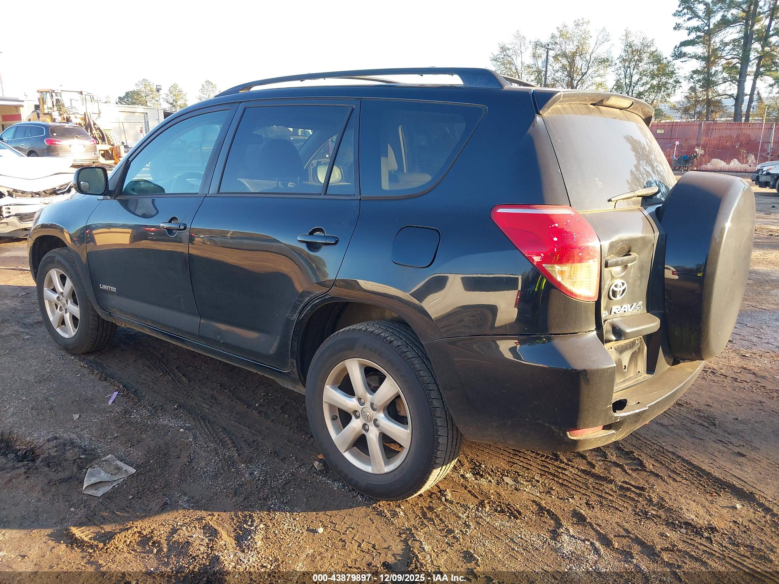 TOYOTA RAV4 image 3